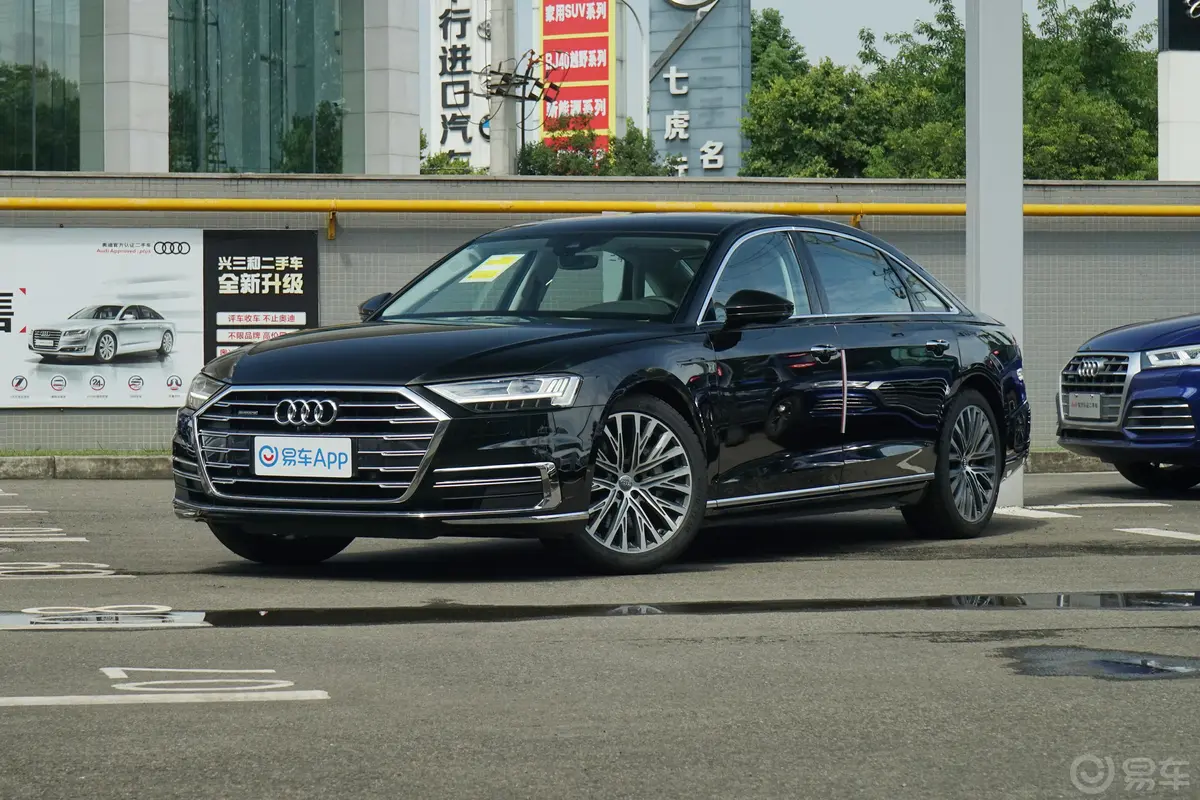 奥迪A8改款 Plus A8L 55 TFSI quattro 豪华型侧前45度车头向左水平