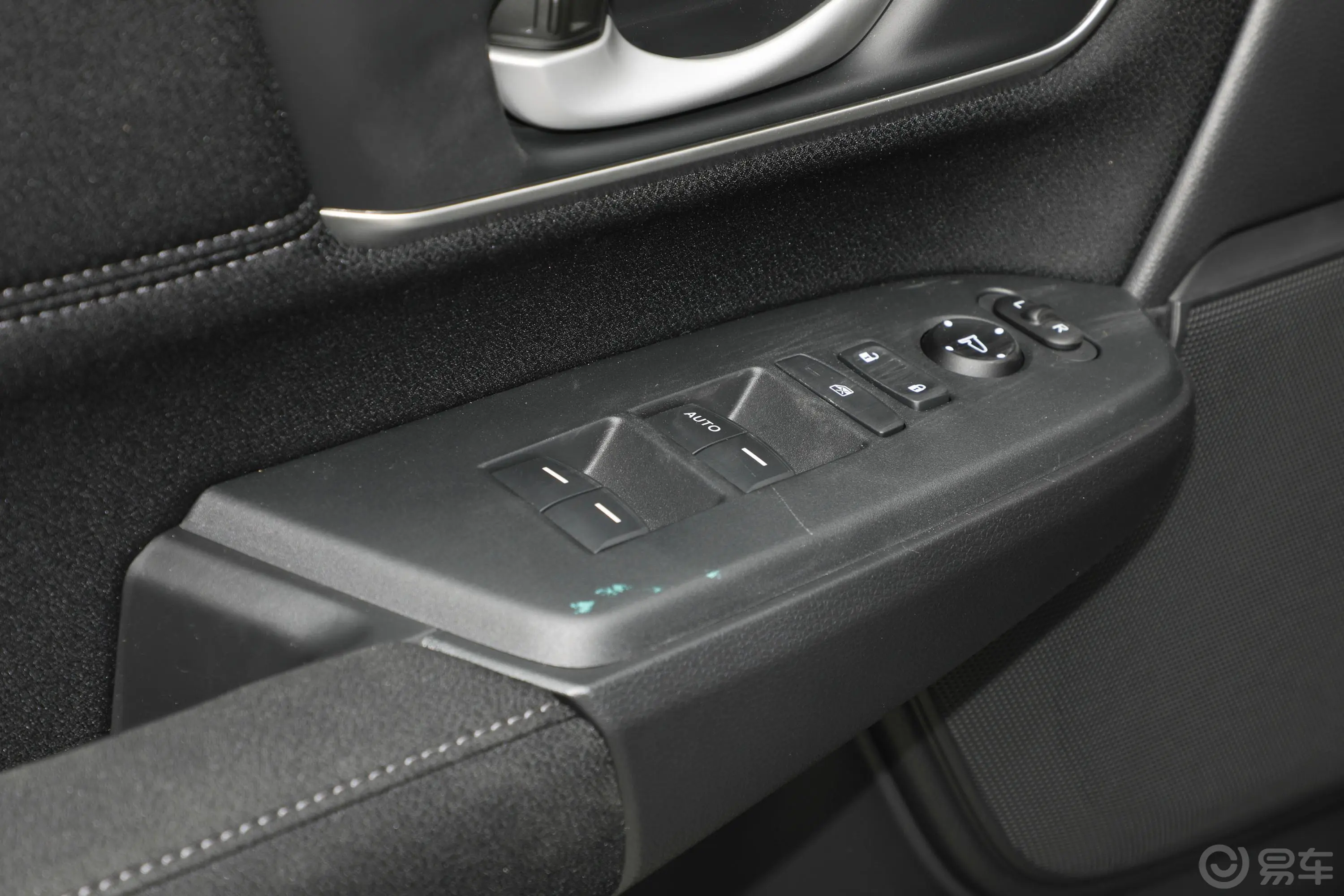 本田CR-V锐·混动 2.0L 两驱 净速版车窗调节整体