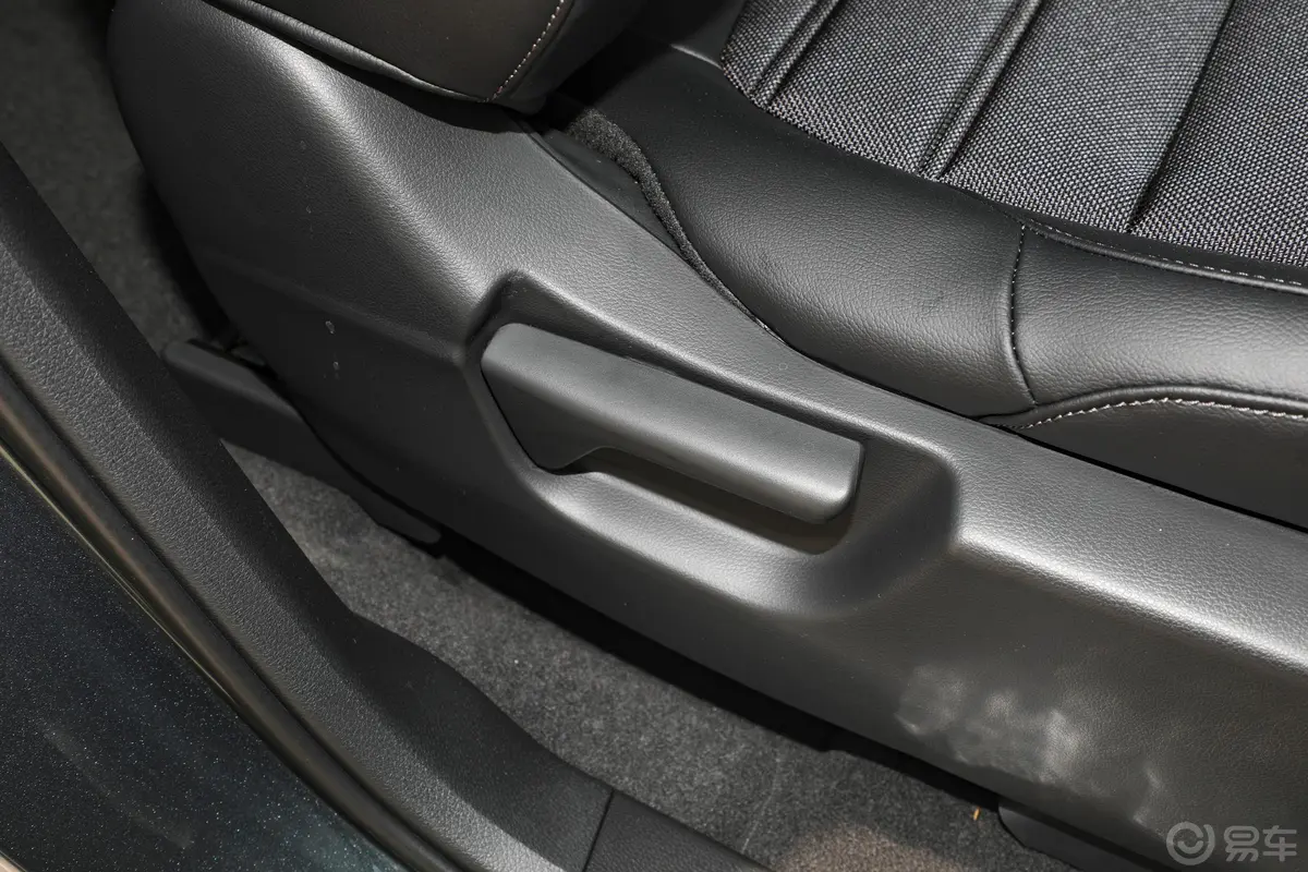 本田CR-V锐·混动 2.0L 两驱 净速版副驾座椅调节