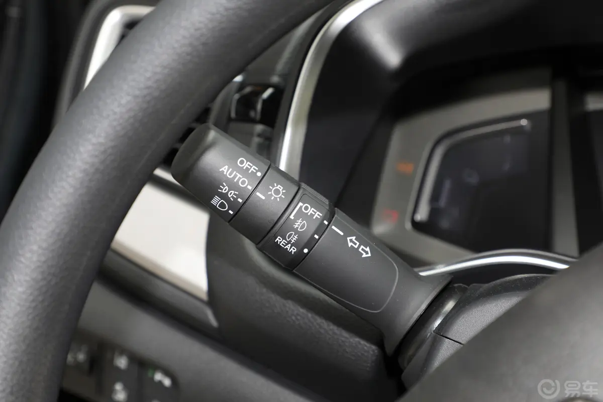 本田CR-V锐·混动 2.0L 两驱 净速版灯光控制区