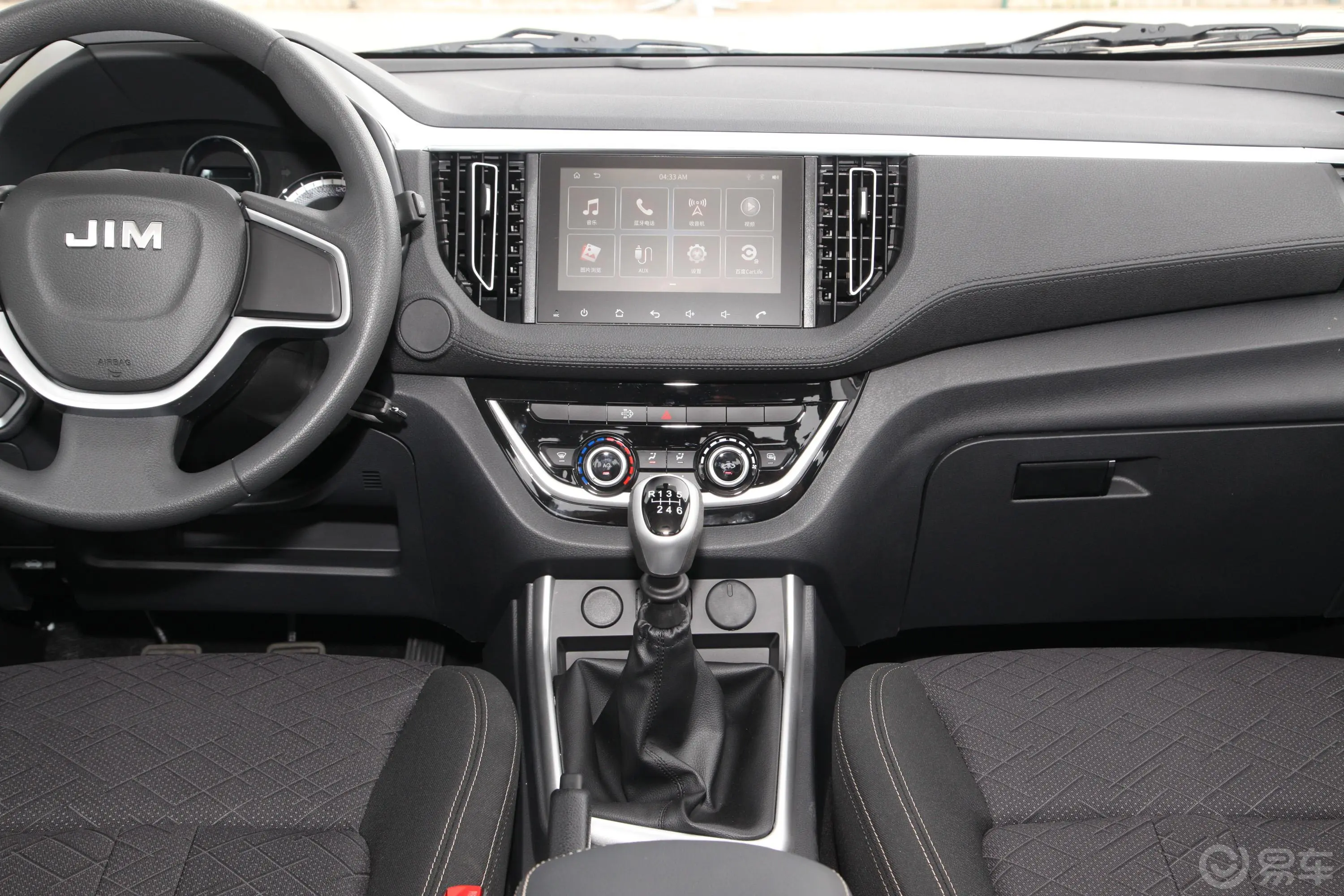 瑞迈S改款 标轴版 2.5T 手动四驱领航版 柴油 国VI中控台整体