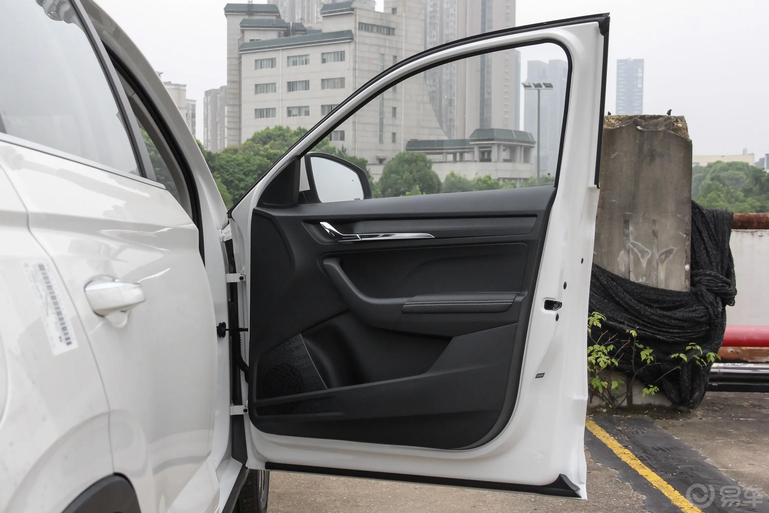柯米克改款 GT TSI230 双离合 舒适版副驾驶员车门