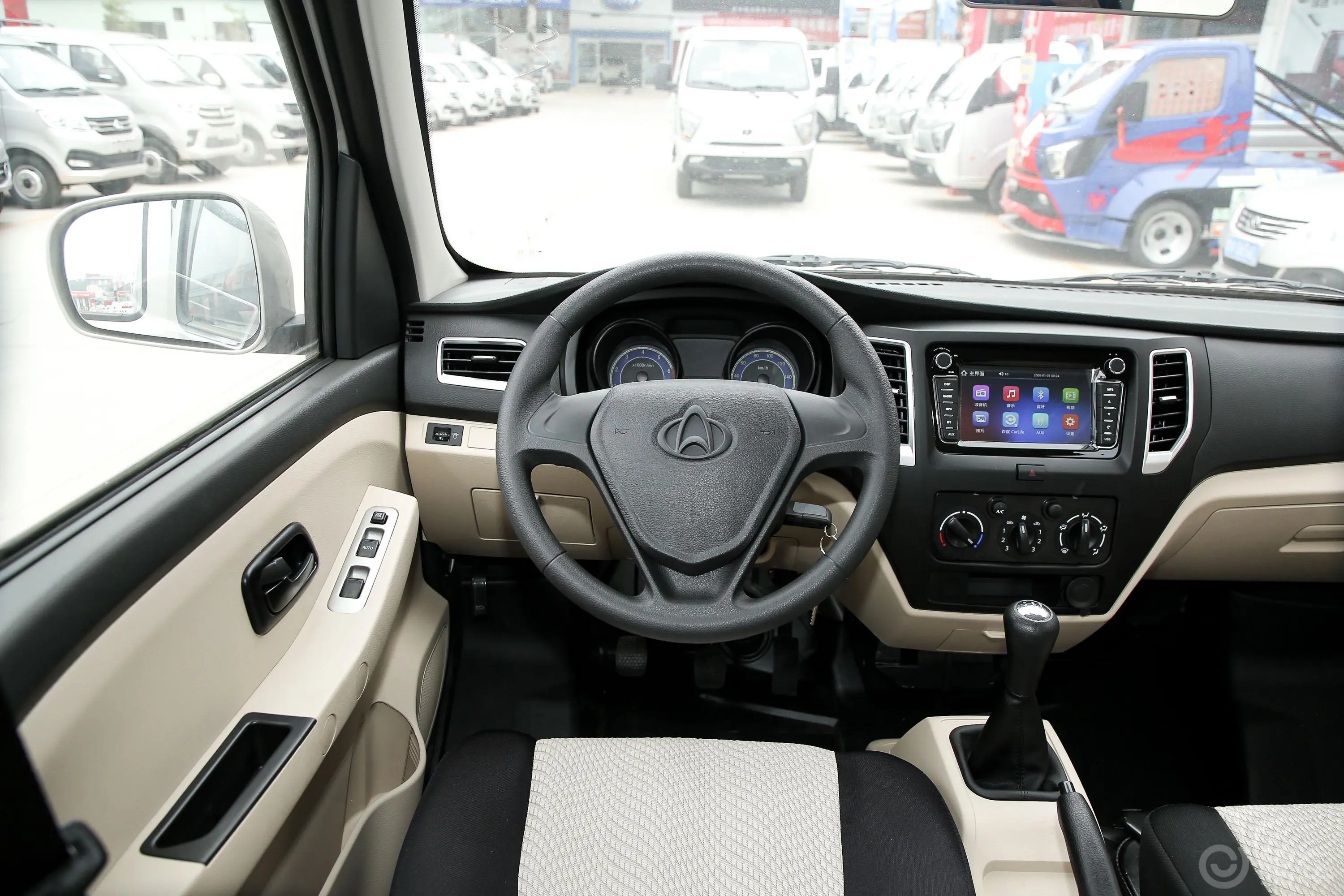 新豹T3载货汽车N1 1.2L 双排单后轮 舒适版 SC1031TFS62 汽油 国VI驾驶位区域
