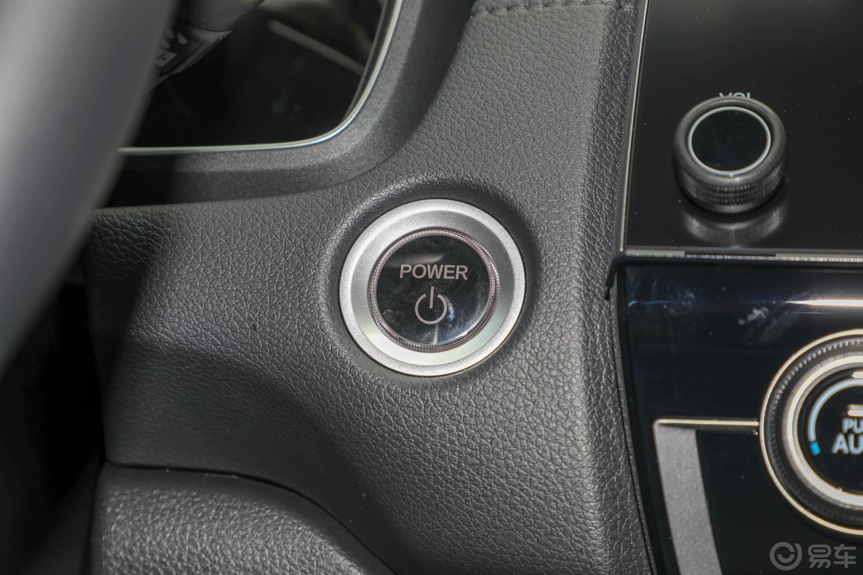 本田CR-V锐·混动 2.0L 四驱 净骋版钥匙孔或一键启动按键