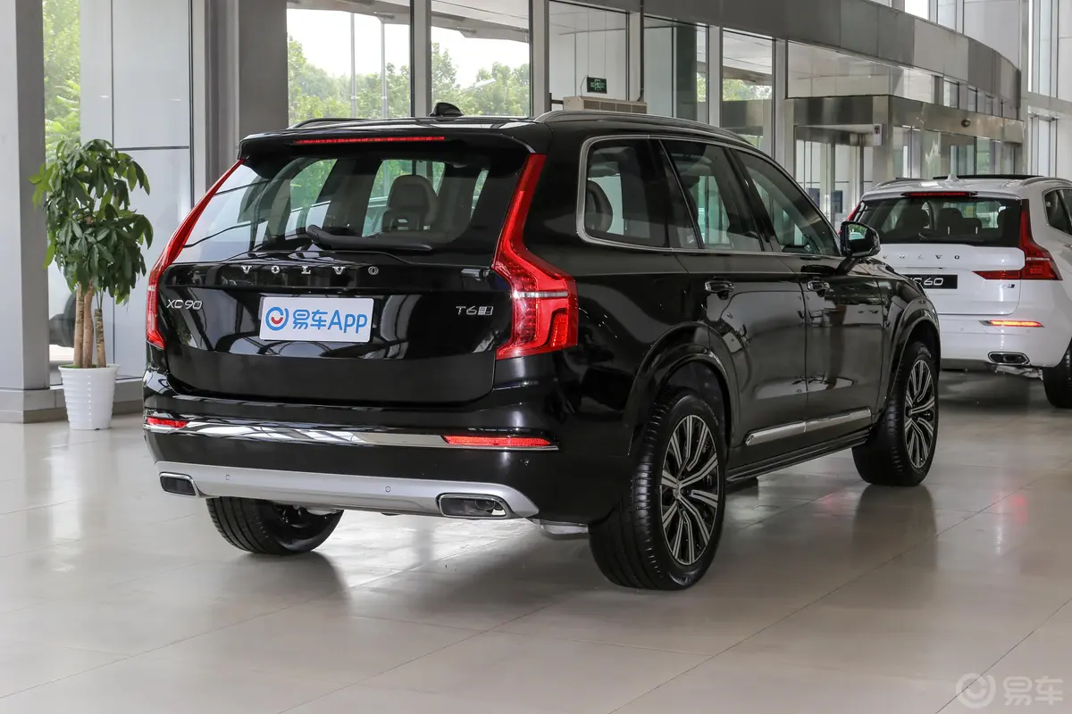 沃尔沃XC90改款 T6 智雅豪华版 7座侧后45度车头向右水平