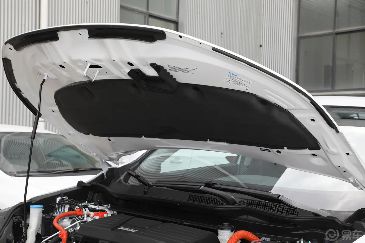 本田CR-V锐·混动 2.0L 四驱 净骋版发动机舱盖内侧