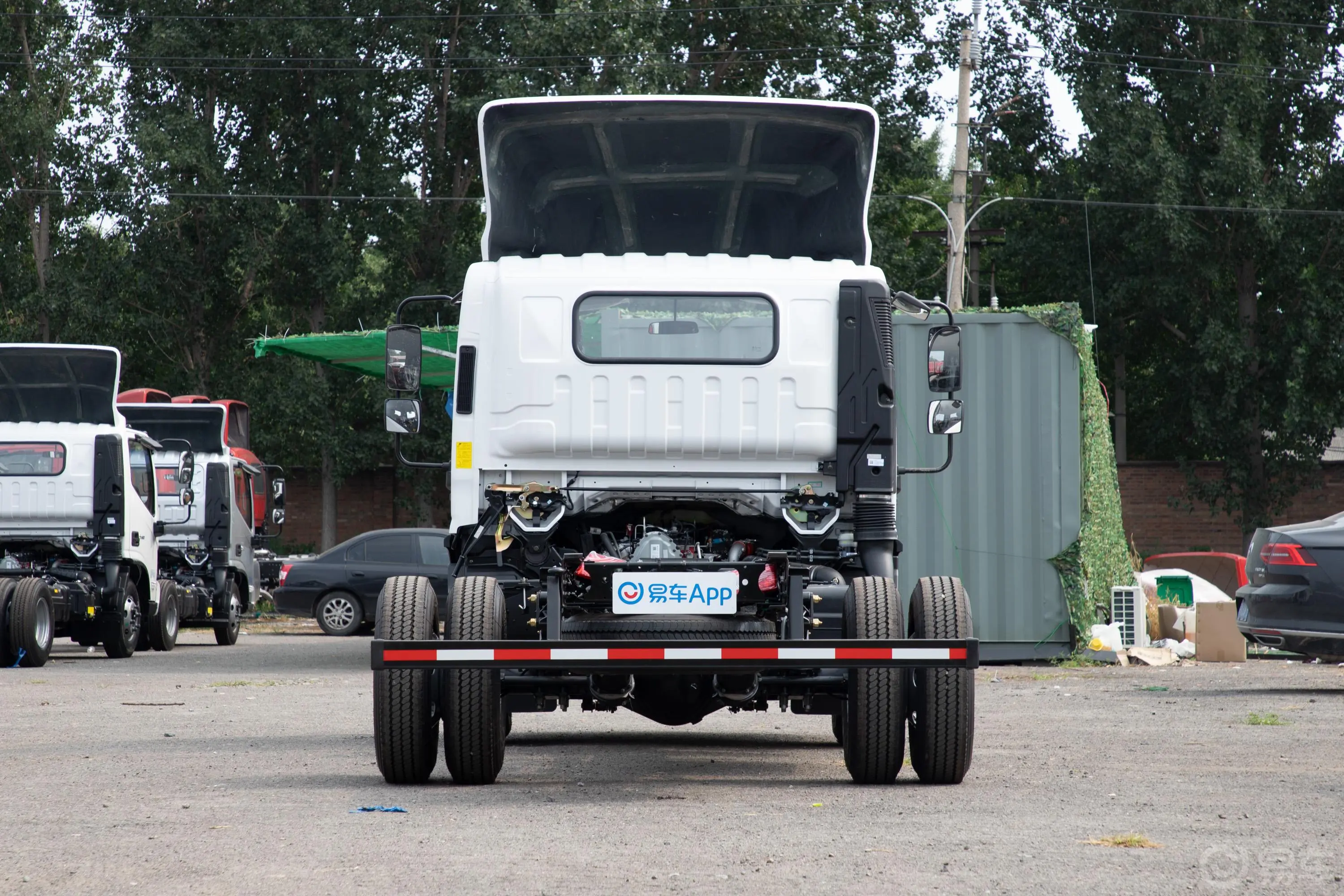 欧马可S1S1 单排 2.8T 手动 厢式4.17米正后水平