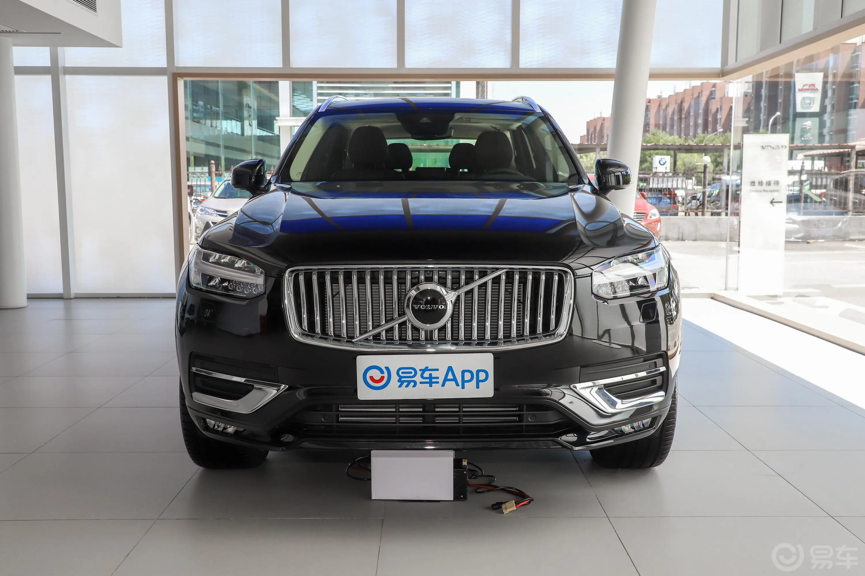 沃尔沃XC90改款 T6 智逸豪华版 7座正前水平