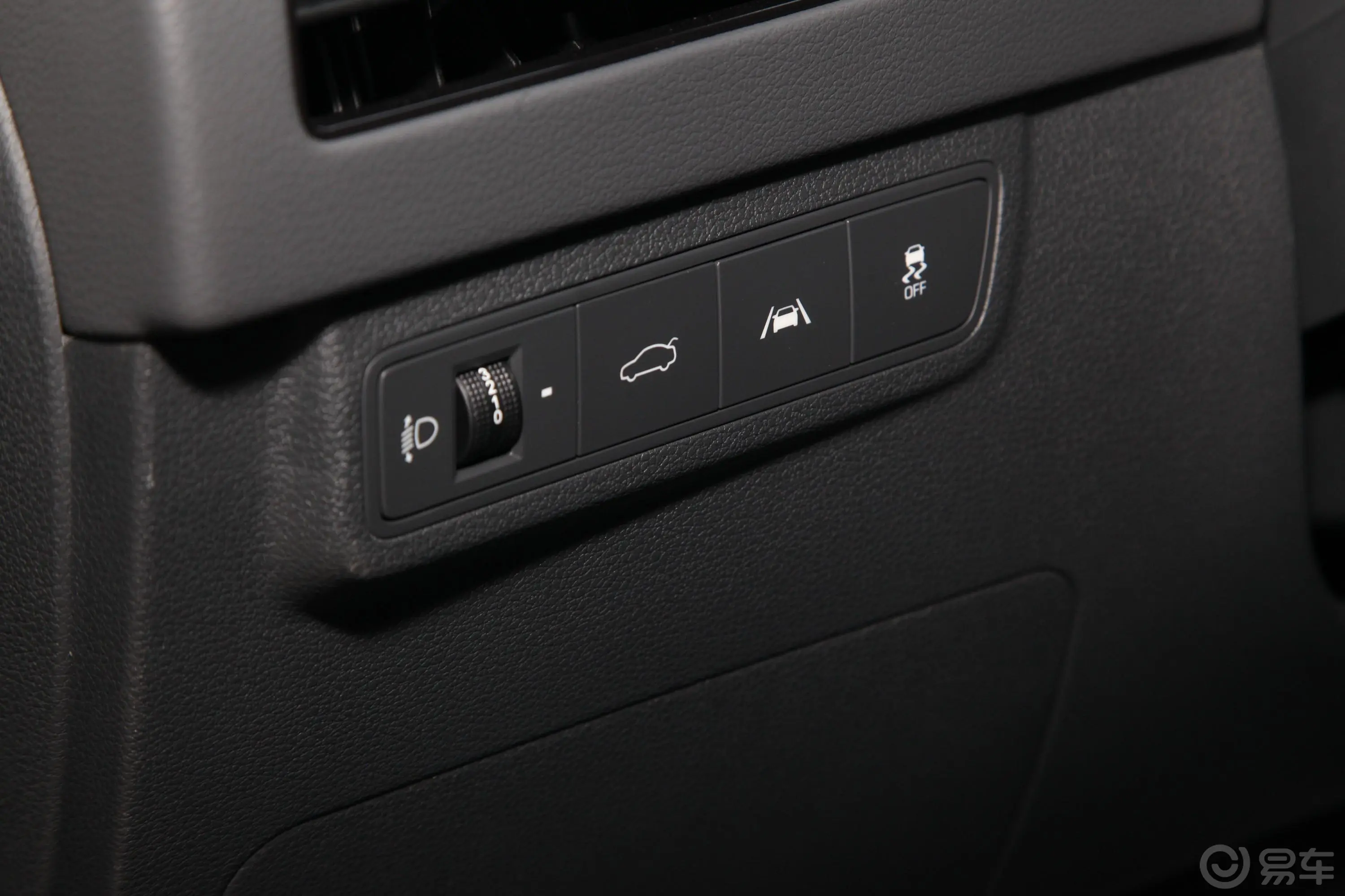 索纳塔380TGDi 自动豪华版电动尾门按键（手动扶手）
