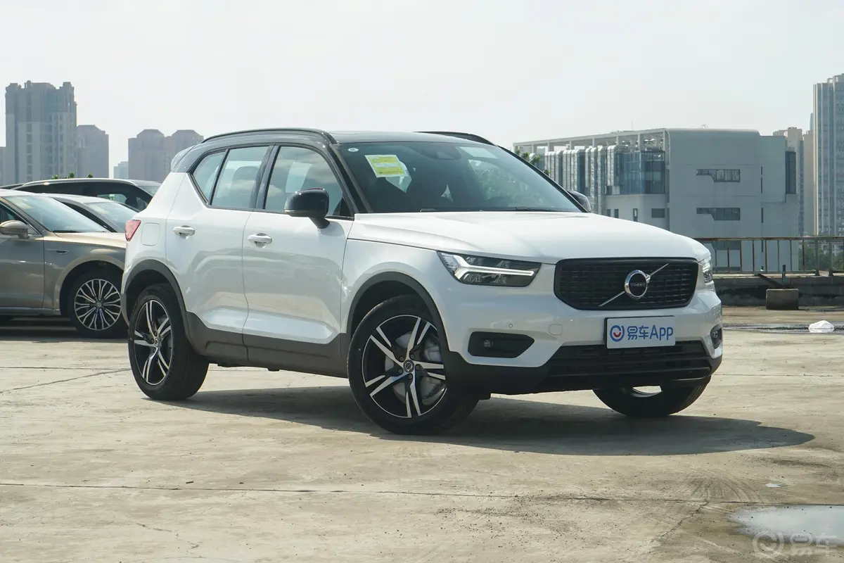 沃尔沃XC40T4 四驱 智远运动版外观