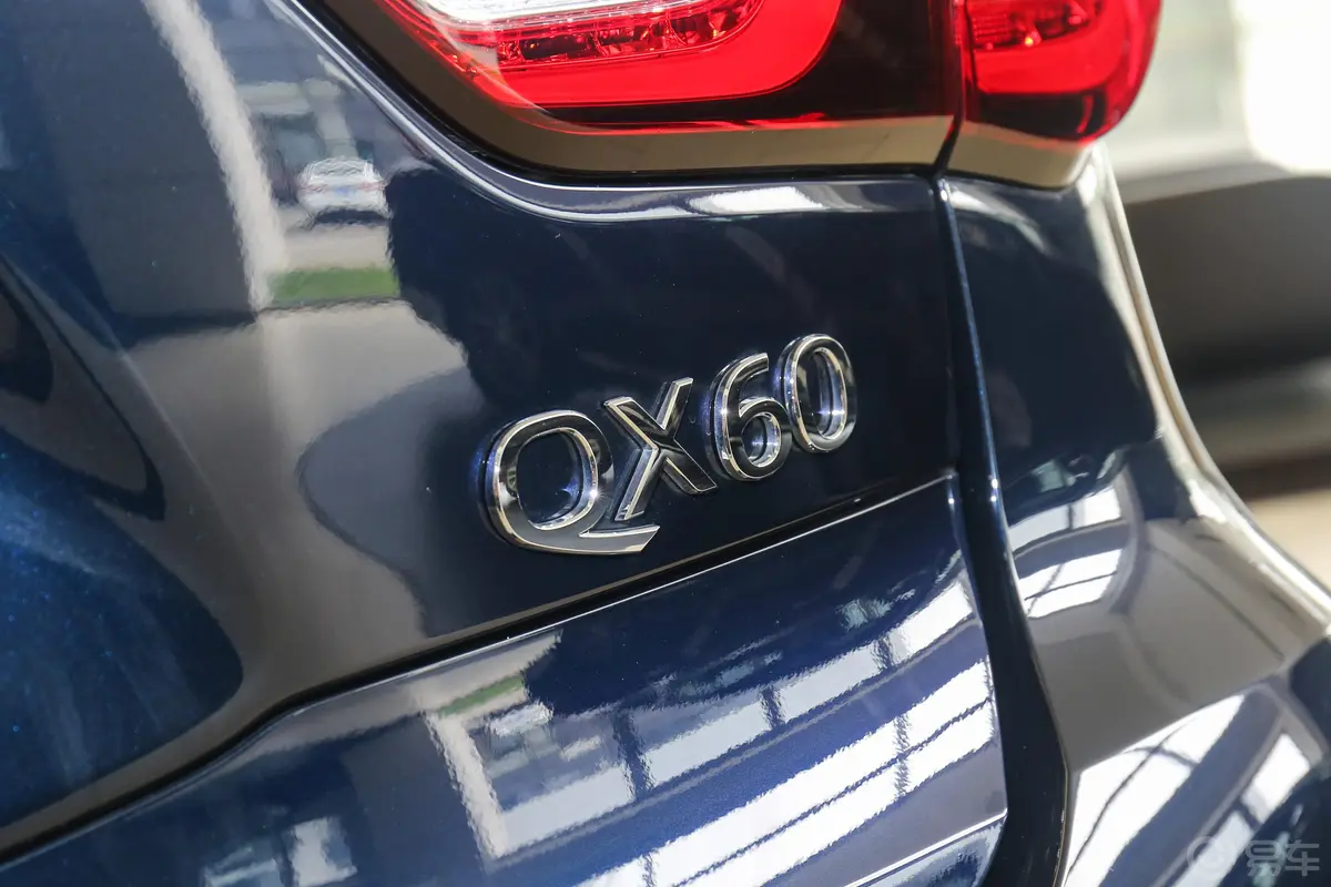 英菲尼迪QX60(进口)2.5 S/C Hybrid 四驱 全能版外观