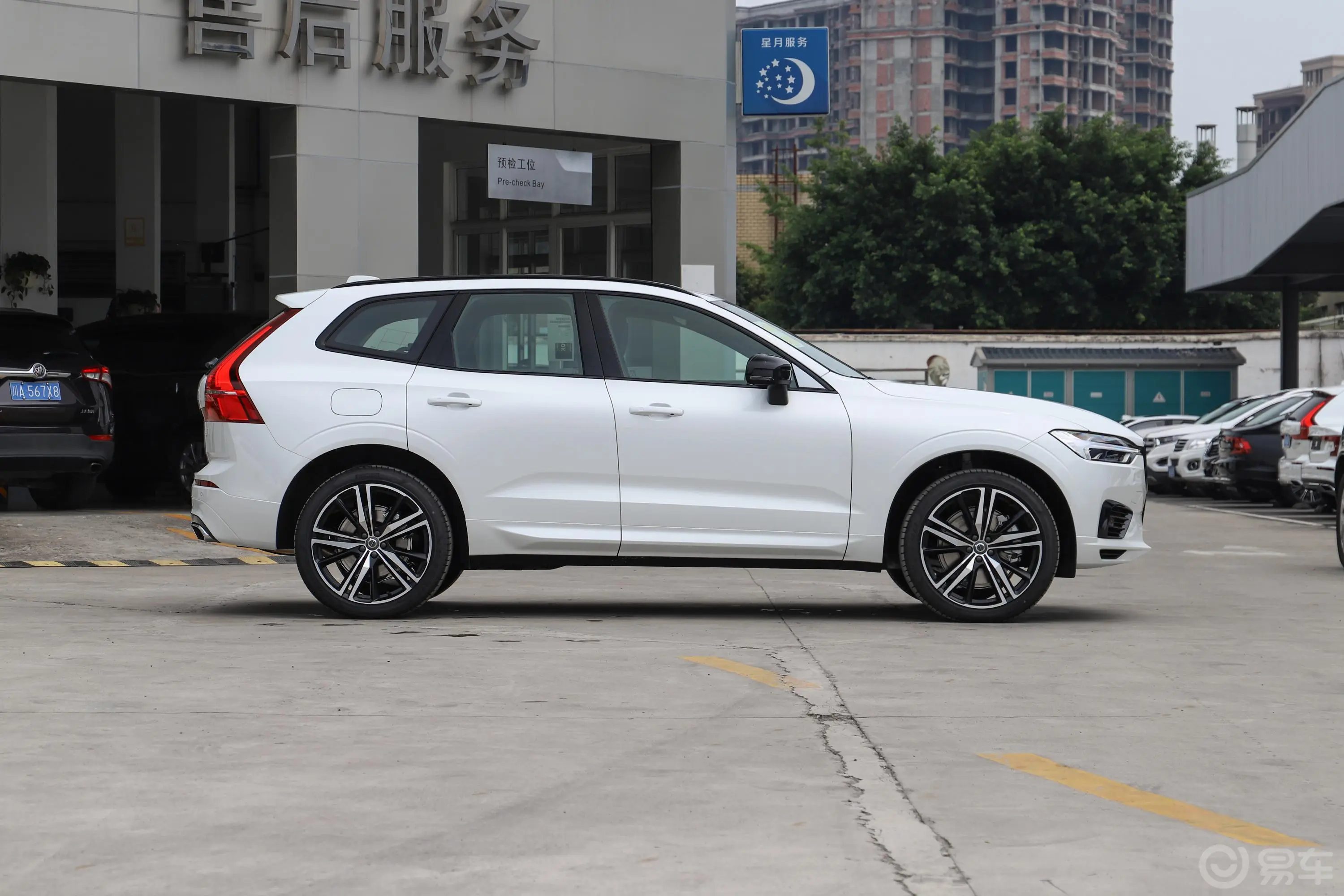 沃尔沃XC60 RECHARGET8 智远运动版正侧车头向右水平