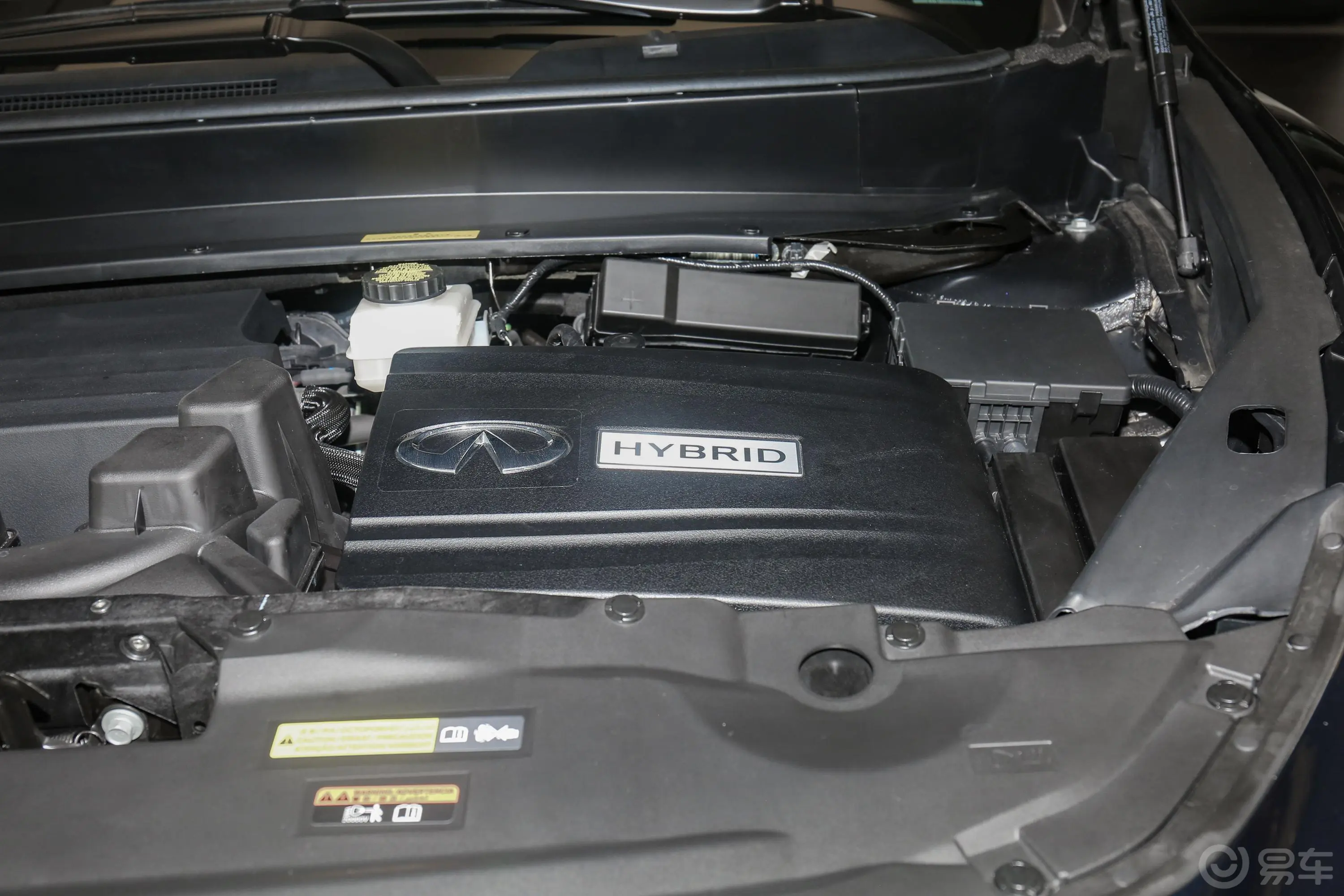 英菲尼迪QX60(进口)2.5 S/C Hybrid 四驱 全能版外观