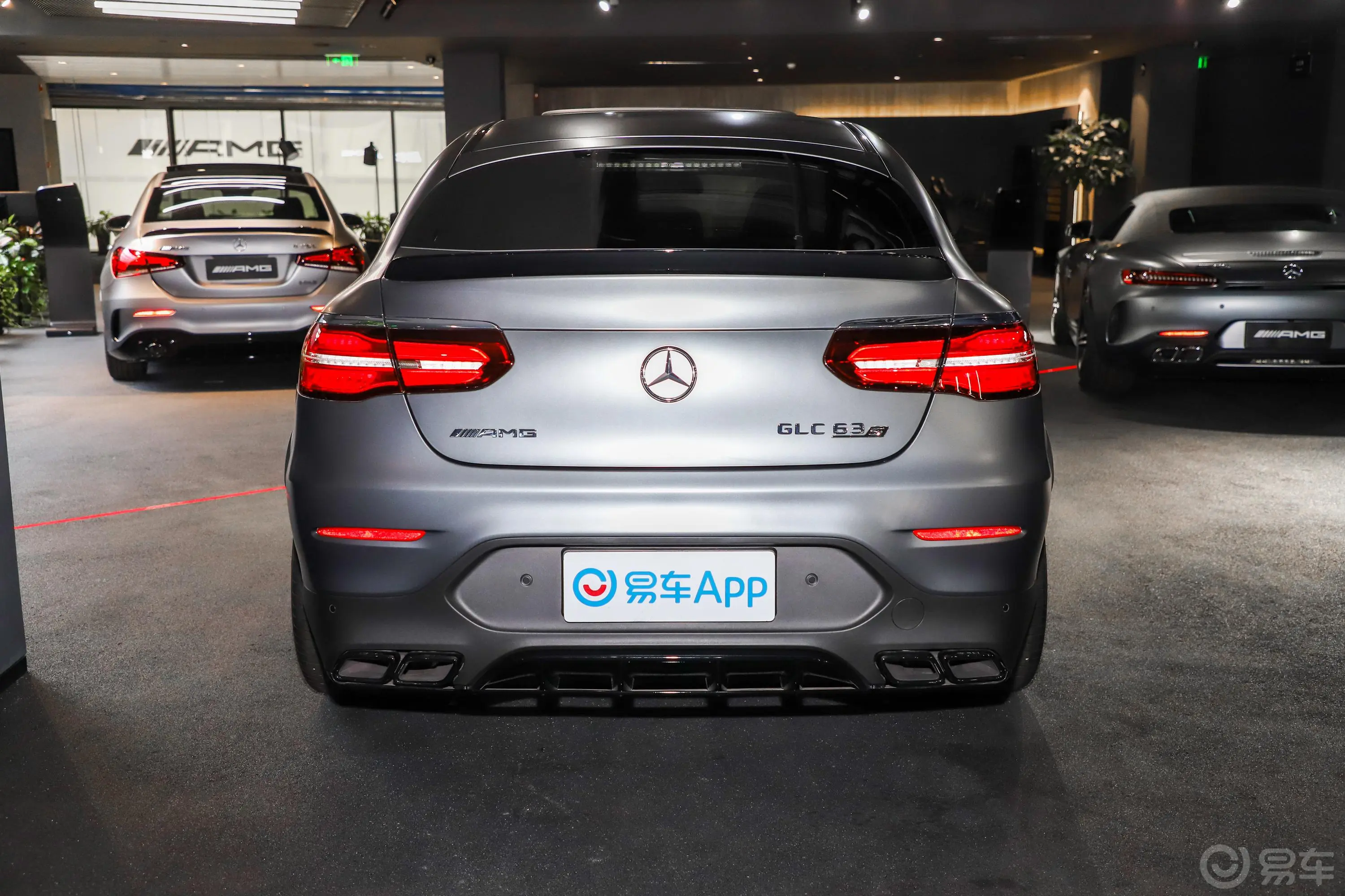 奔驰GLC轿跑 AMGGLC 63 S 4MATIC+ 轿跑SUV 先行特别版正后水平