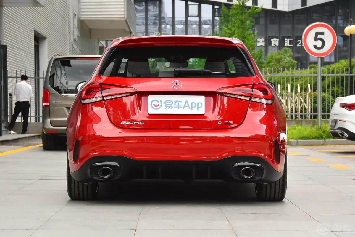 奔驰A级 AMG(进口)AMG A 35 4MATIC 先型特别版外观