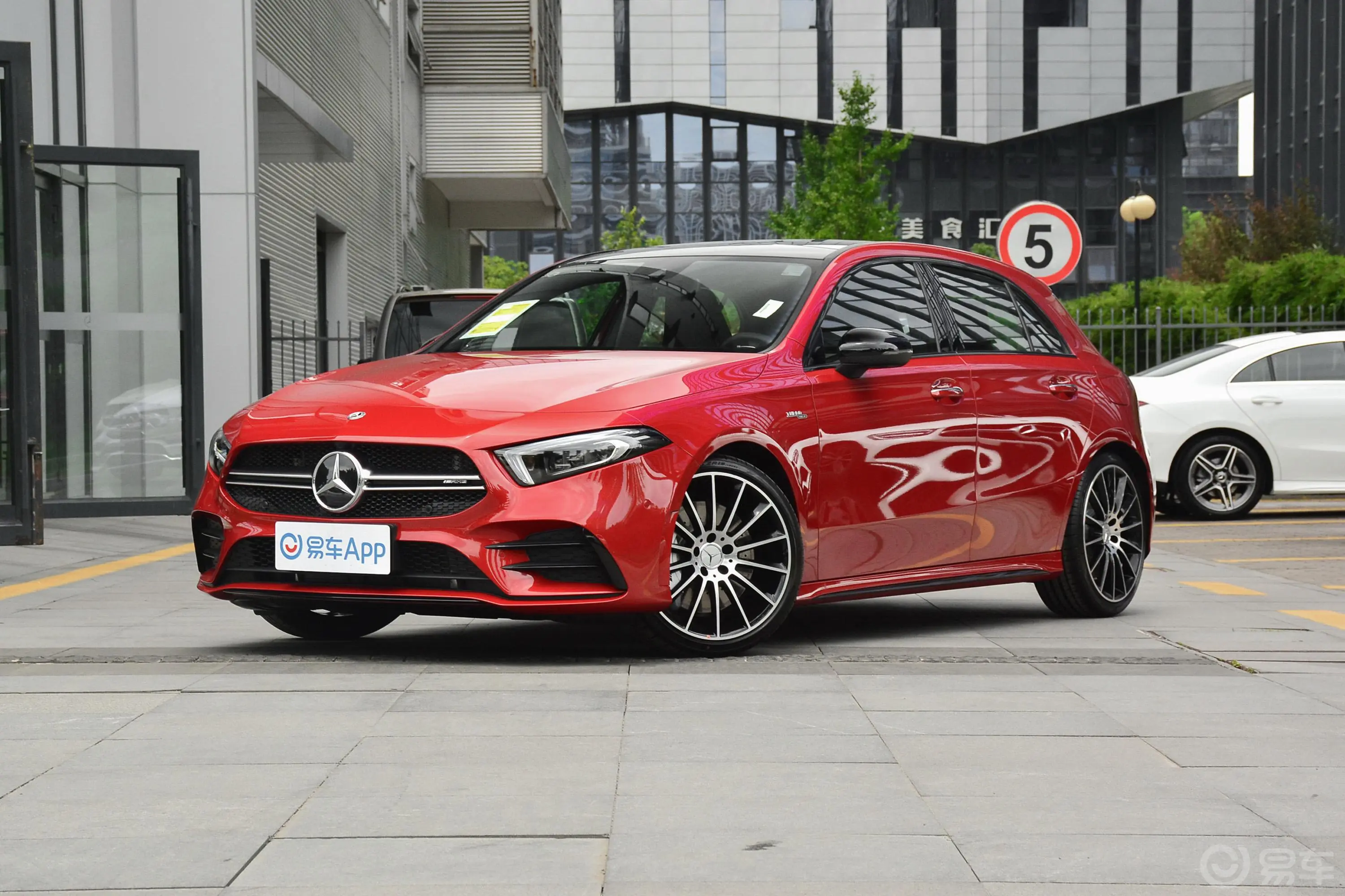 奔驰A级 AMG(进口)AMG A 35 4MATIC 先型特别版外观