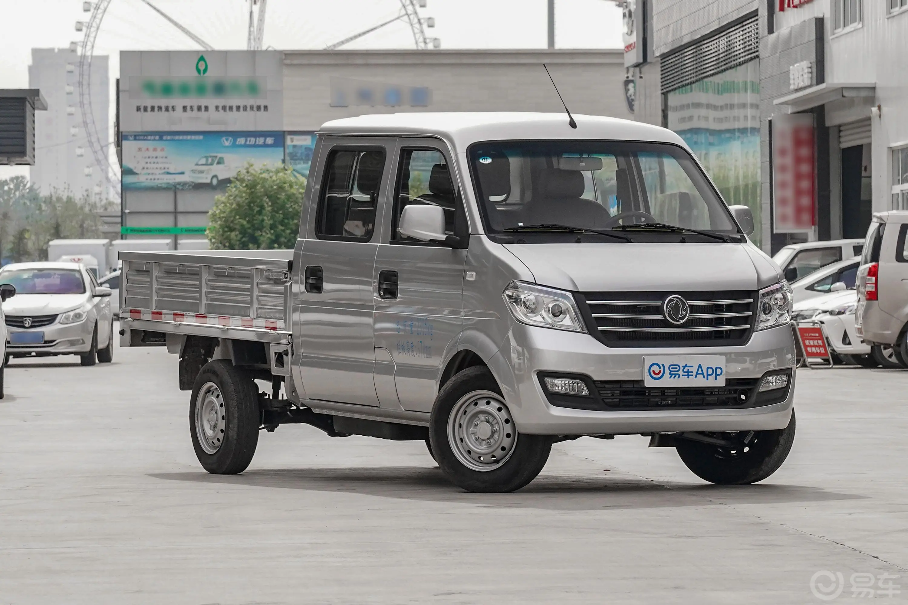 东风小康C321.6L 标准型SFG16侧前45度车头向右水平