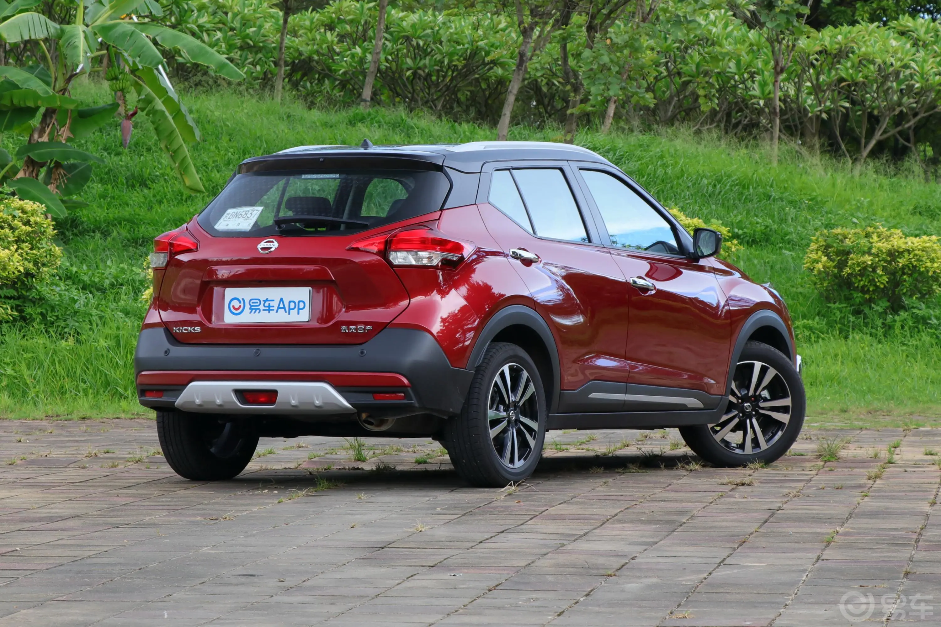 劲客1.5L CVT 智联尊享版侧后45度车头向右水平