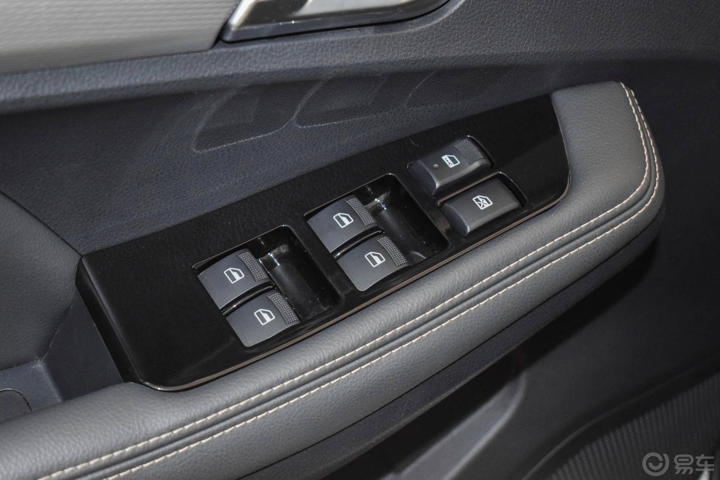 瑞迈S标轴版 2.5T 手动 四驱 旗舰版 柴油 国VI车窗调节整体