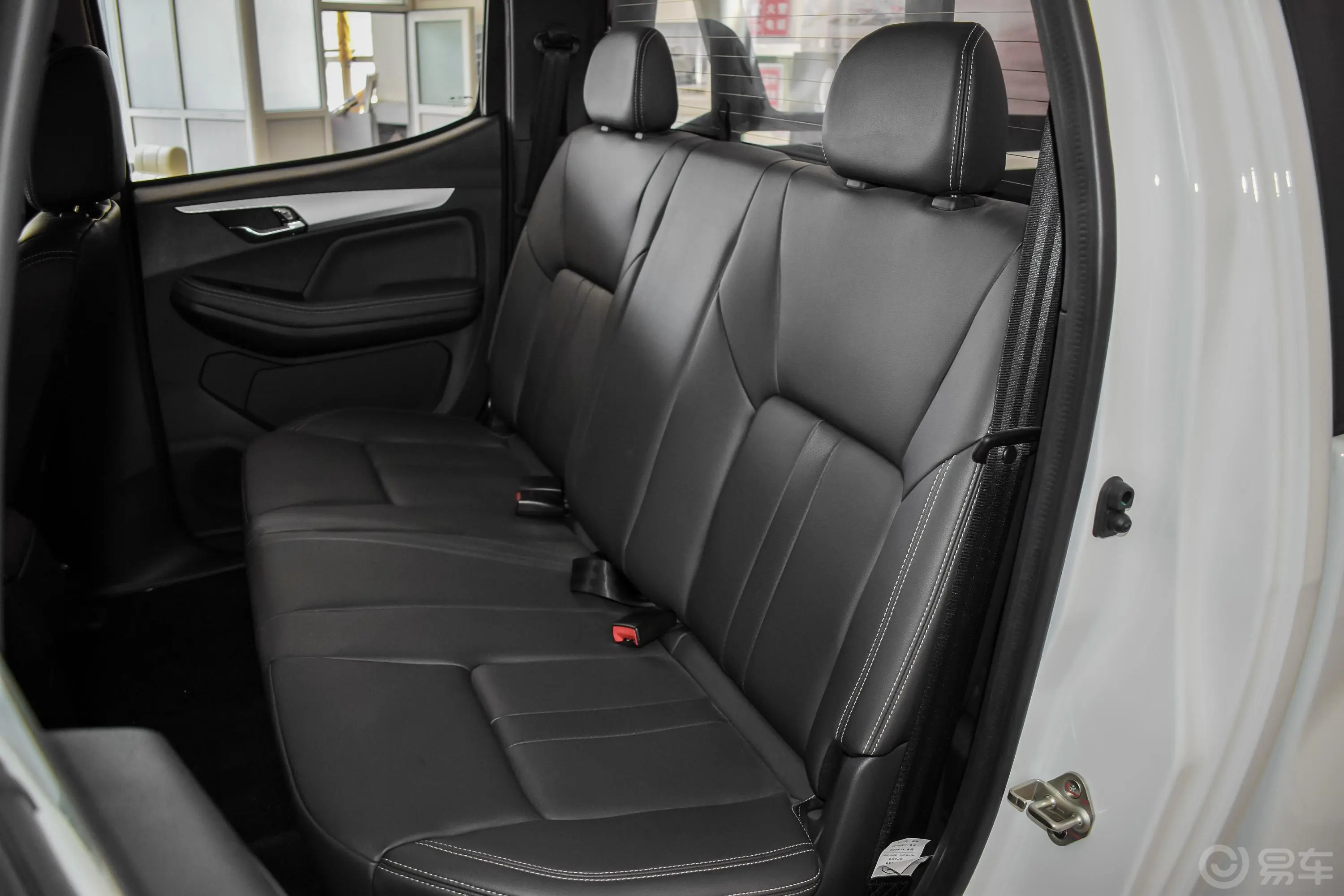 瑞迈S标轴版 2.5T 手动 四驱 旗舰版 柴油 国VI后排座椅