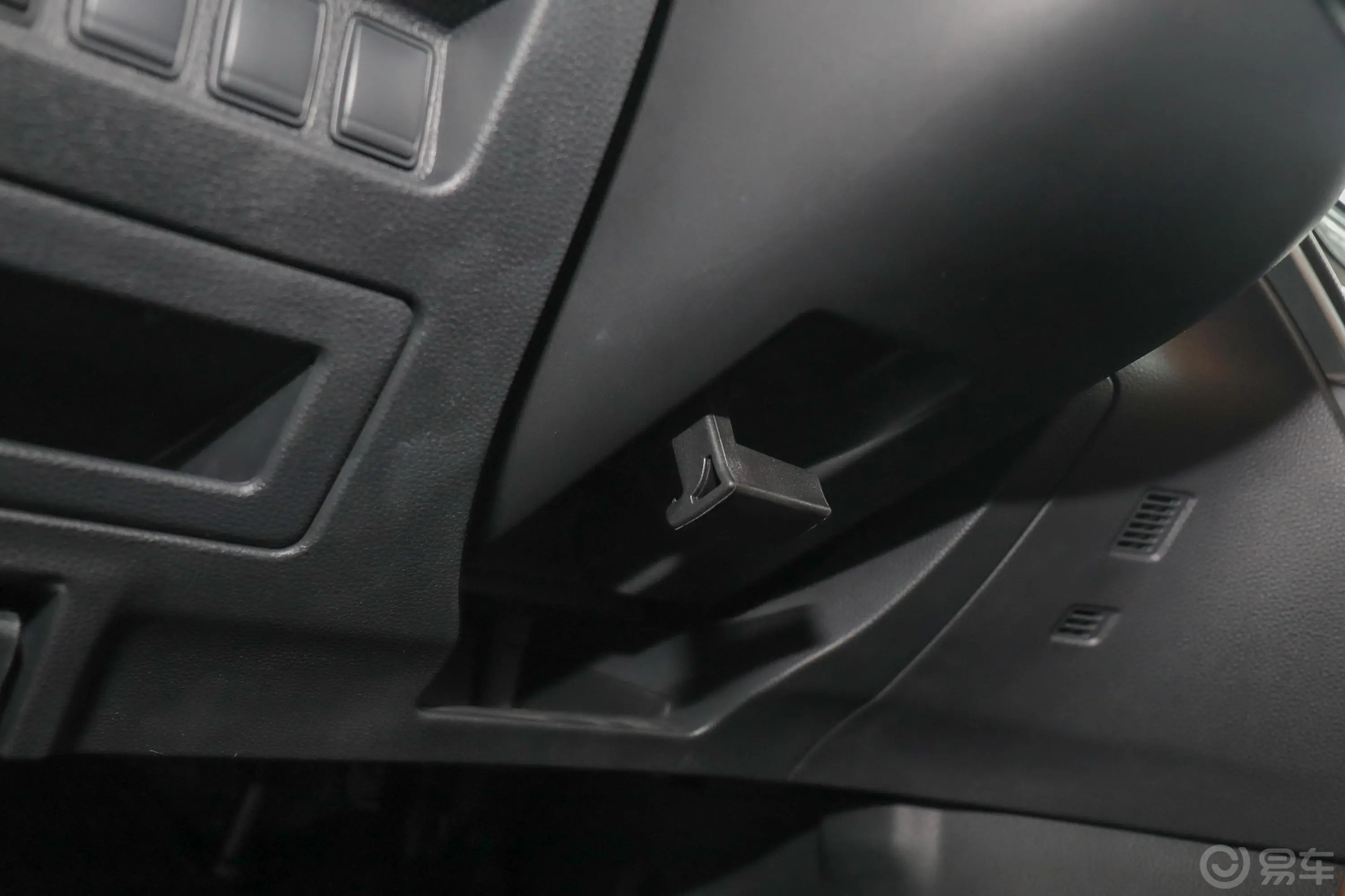 启辰D60 EV标准续航舒适版方向盘调节