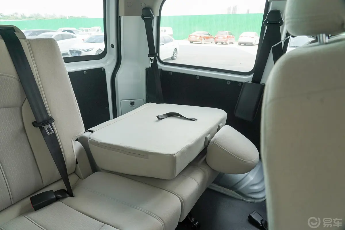 菱智M5 1.6L 手动 实用型 7座 国VI空间