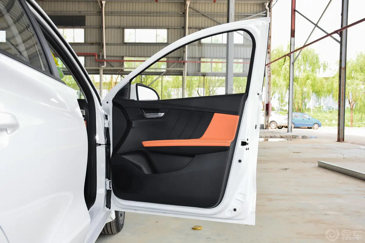 比亚迪e2升级版 标准续航版 舒适型副驾驶员车门