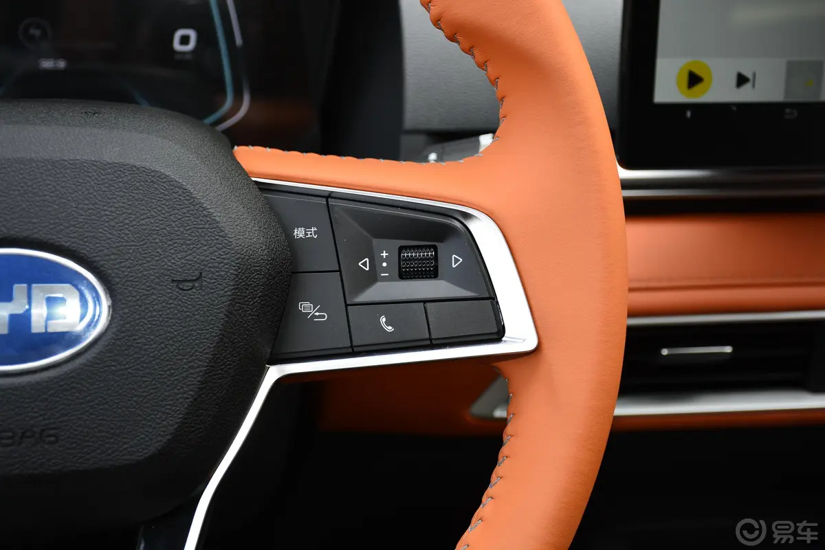 比亚迪e2升级版 标准续航版 舒适型右侧方向盘功能按键