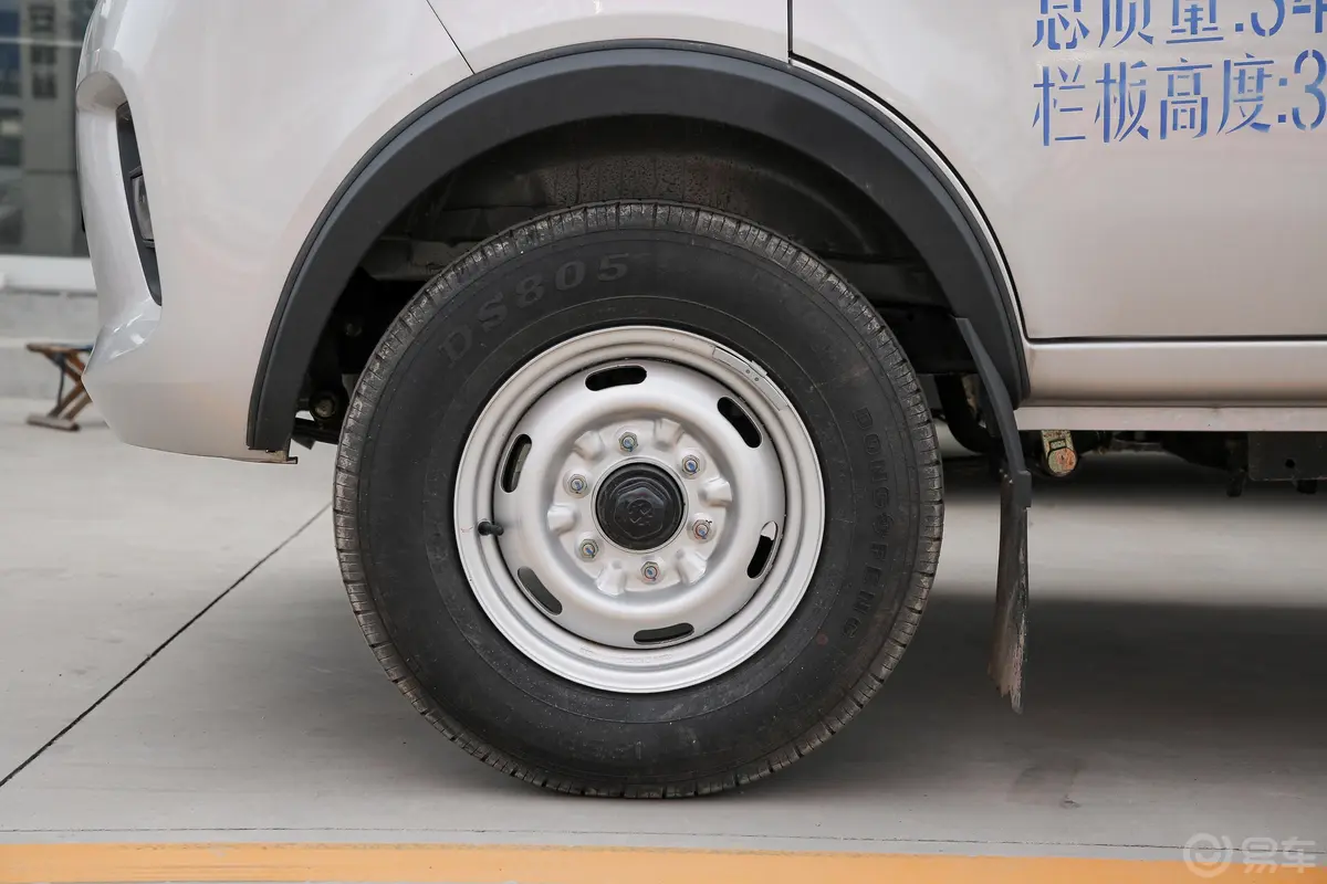 新豹T5载货汽车N1 1.5L 单排单后轮 标准版(5.3米长)SC1031NGD6A2 汽油 国Ⅵ前轮毂造型