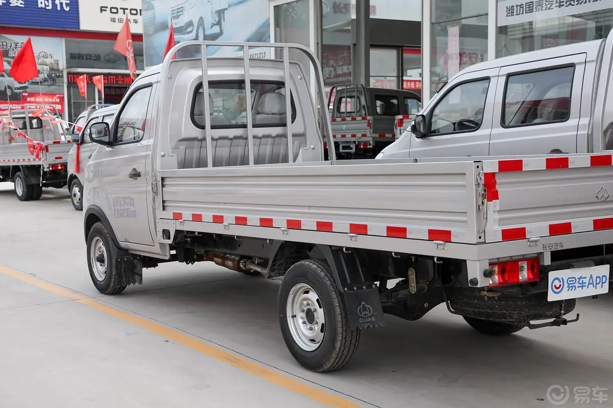 新豹T5载货汽车N1 1.5L 单排单后轮 标准版(5.3米长)SC1031NGD6A2 汽油 国Ⅵ外观