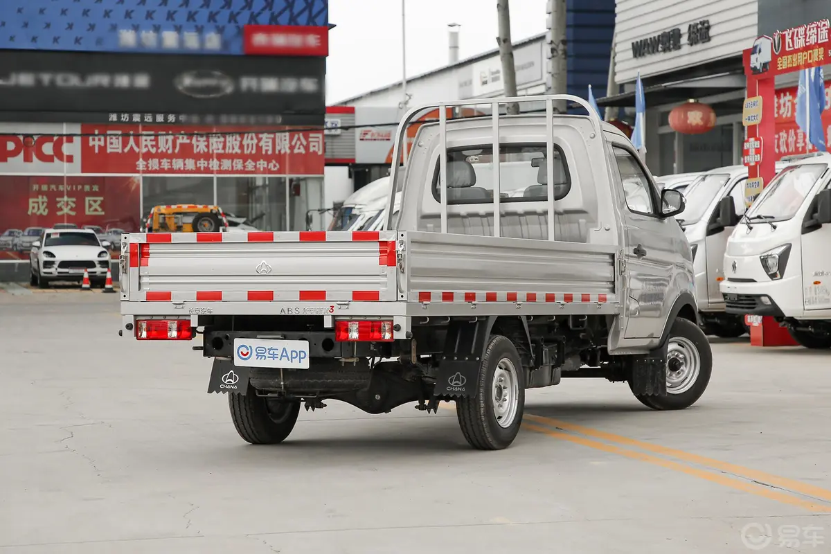 新豹T5载货汽车N1 1.5L 单排单后轮 标准版(5.3米长)SC1031NGD6A2 汽油 国Ⅵ侧后45度车头向右水平