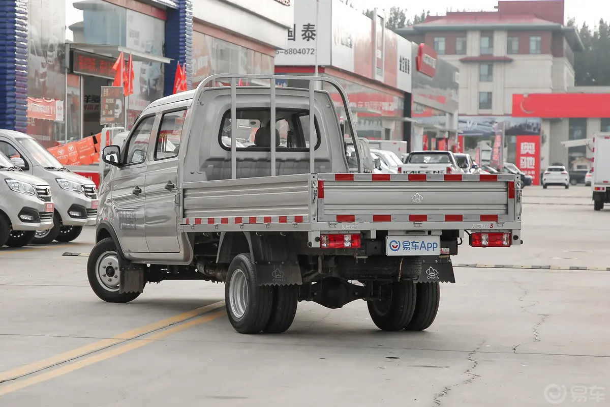 新豹T5载货汽车N1 1.6L 双排双后轮 标准版(5.48米长)SC1031NAS6E 汽油 国Ⅵ侧后45度车头向左水平