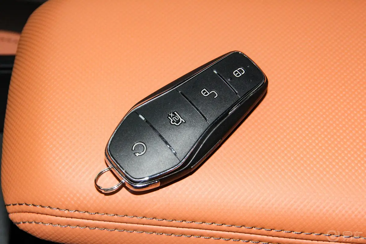 比亚迪e3升级版 高续航版 豪华型钥匙正面