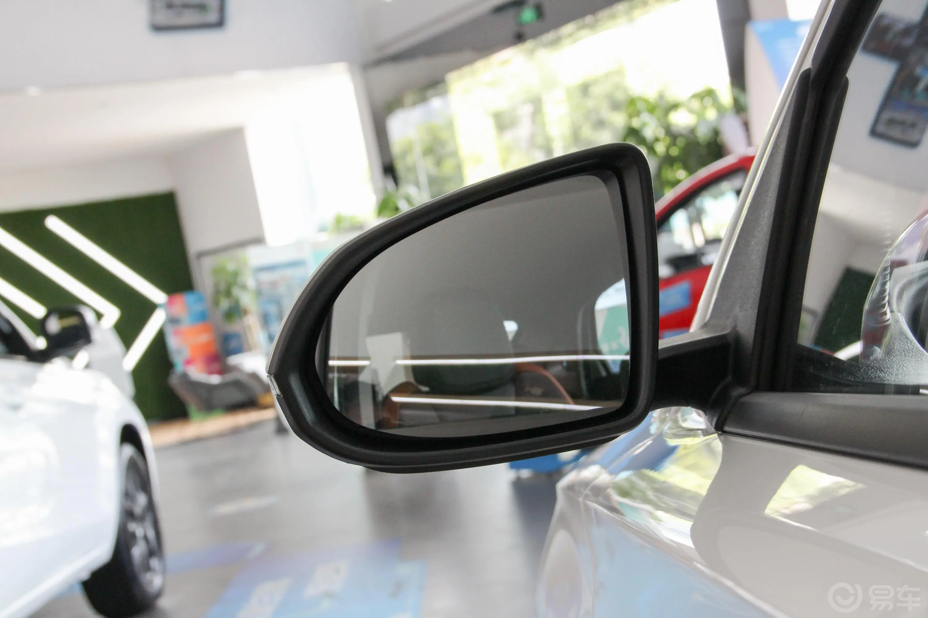 比亚迪e3升级版 高续航版 豪华型后视镜镜面