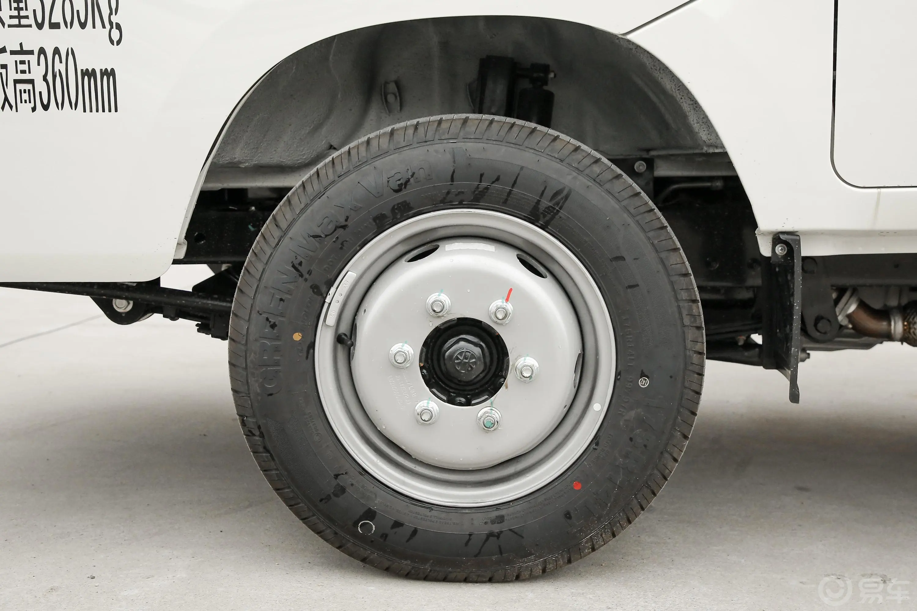 祥菱MM1 1.6L 手动 双排后双胎 1.5方 载货车前轮毂造型
