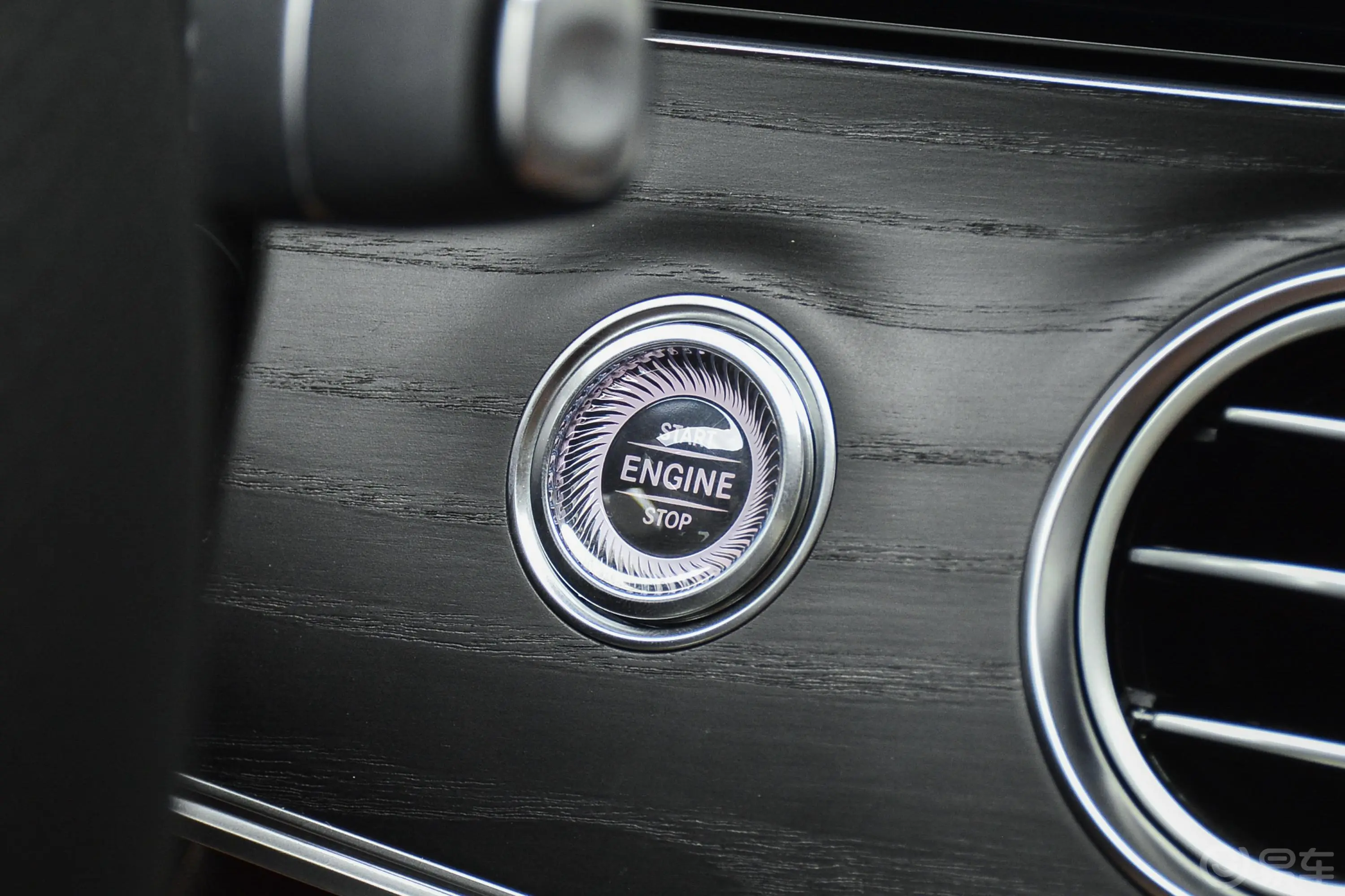 奔驰E级改款 E 350 L 运动型 4MATIC钥匙正面