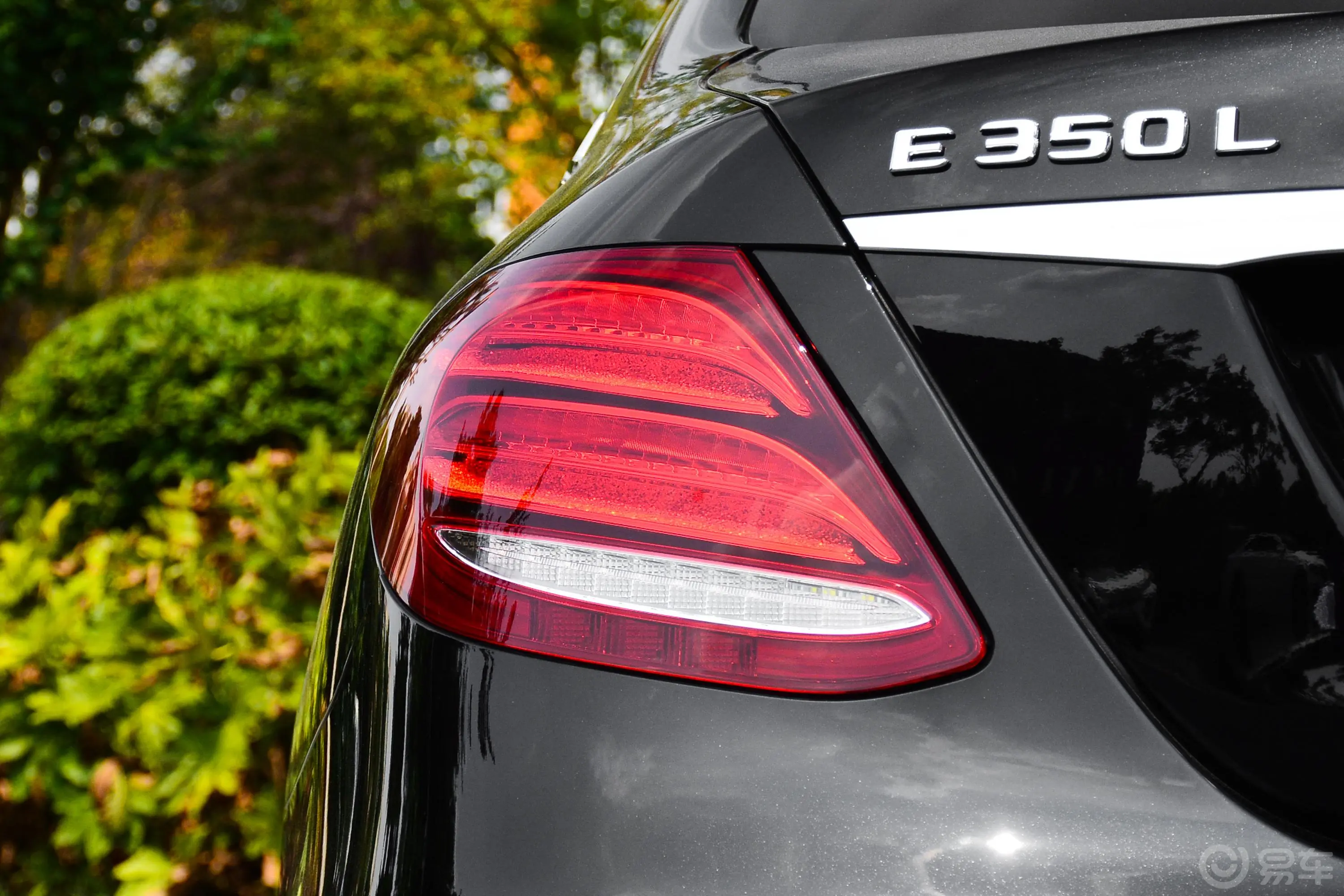 奔驰E级改款 E 350 L 运动型 4MATIC外观
