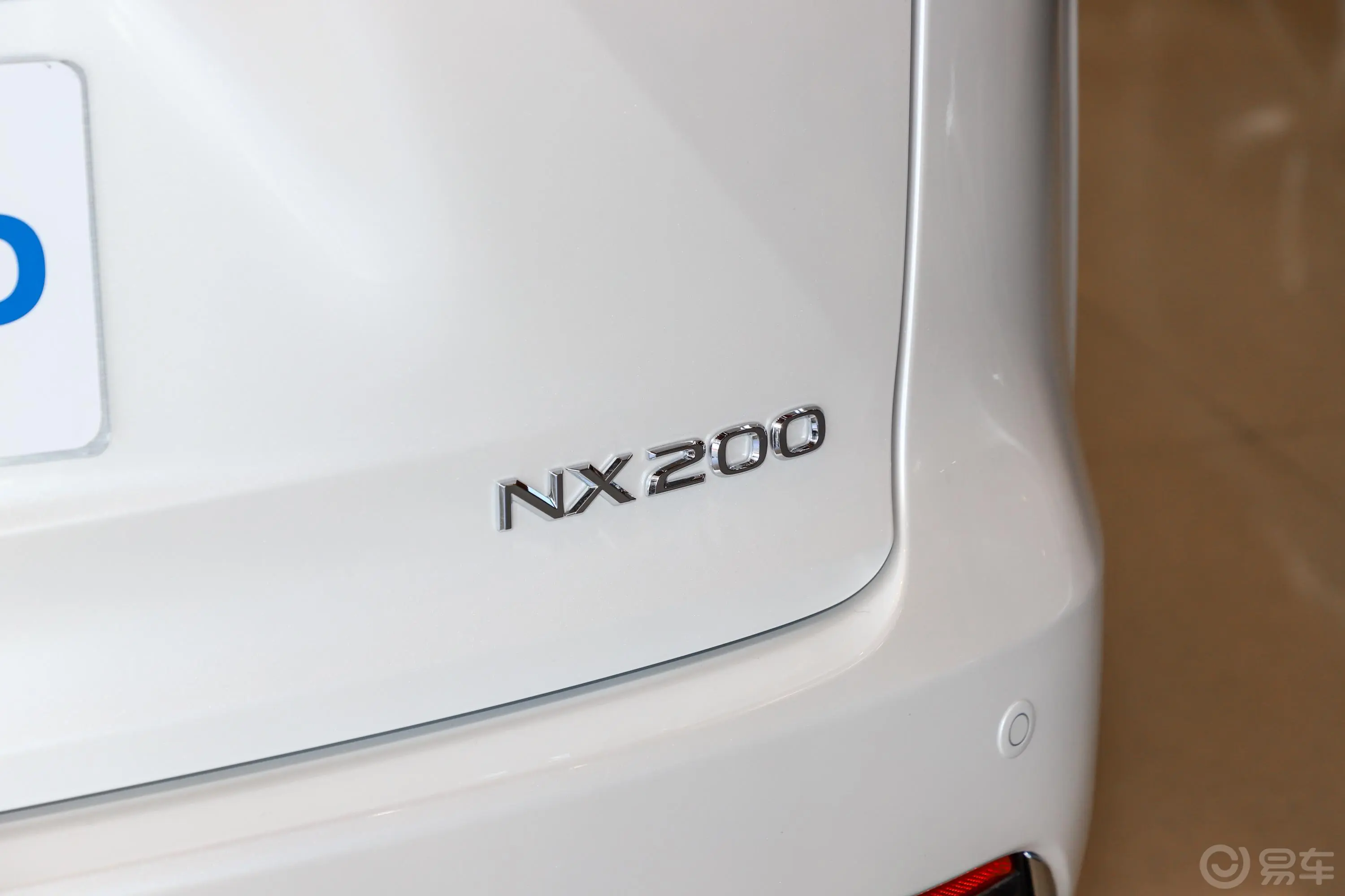 雷克萨斯NX200 两驱 锋逸版 国VI外观