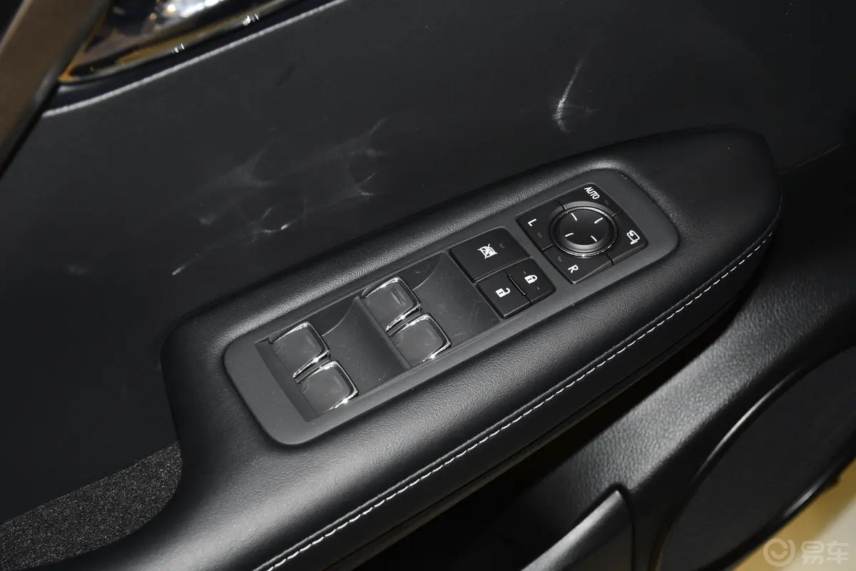 雷克萨斯RX改款 450h 典雅版车窗调节整体