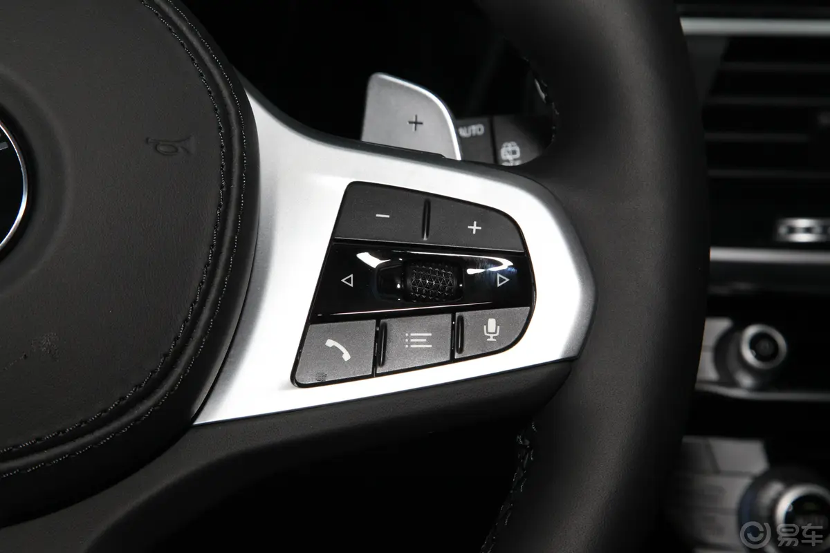 宝马X3xDrive 30i 领先型 M运动套装右侧方向盘功能按键