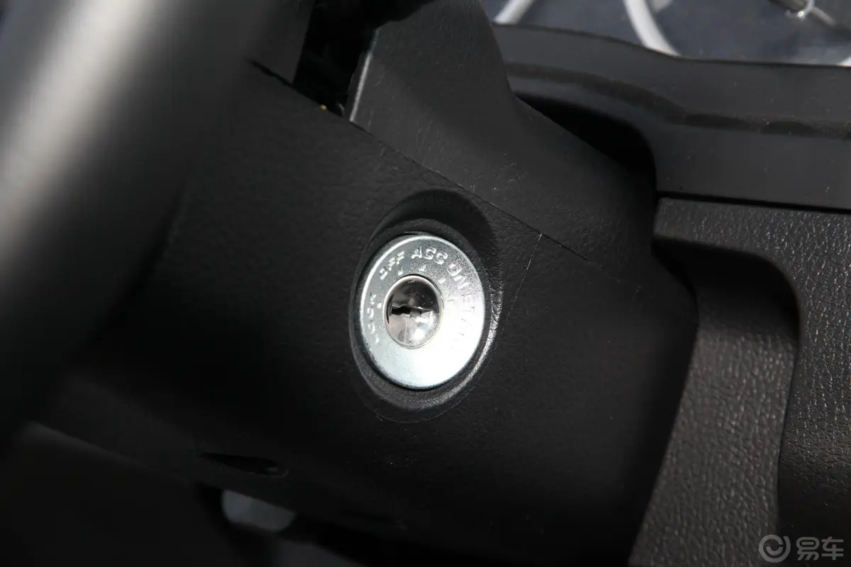 萨普长轴 1.5L 手动 两驱 舒适型 汽油钥匙孔或一键启动按键