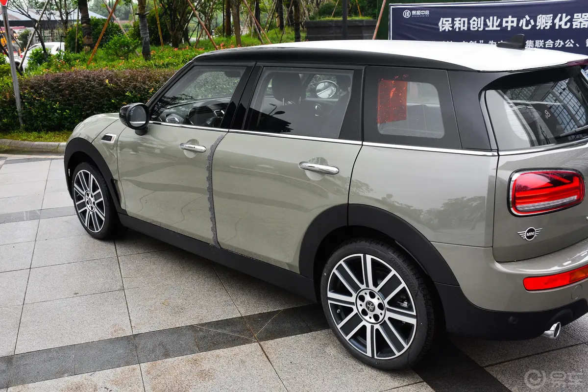 MINI CLUBMAN1.5T COOPER 鉴赏家外观