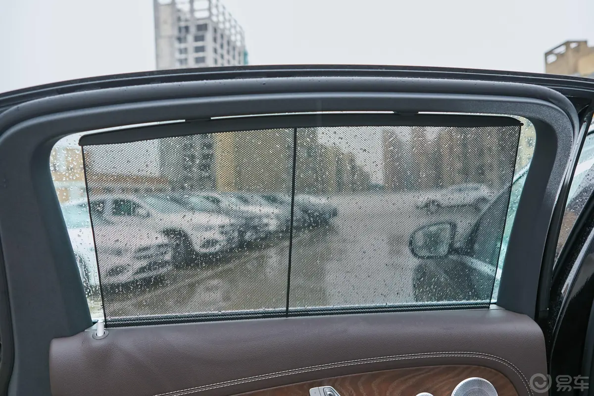 奔驰E级E 300 L 豪华型空间