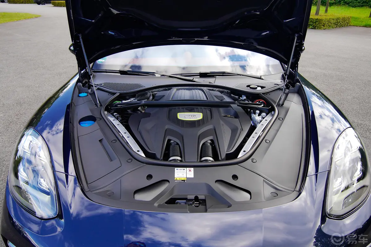 Panamera E-HybridPanamera 4S E-hybrid Sport Turismo 2.9T发动机舱整体