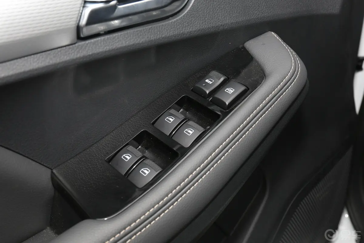 瑞迈2.4T 手动 四驱 加长舒适版 汽油车窗调节整体