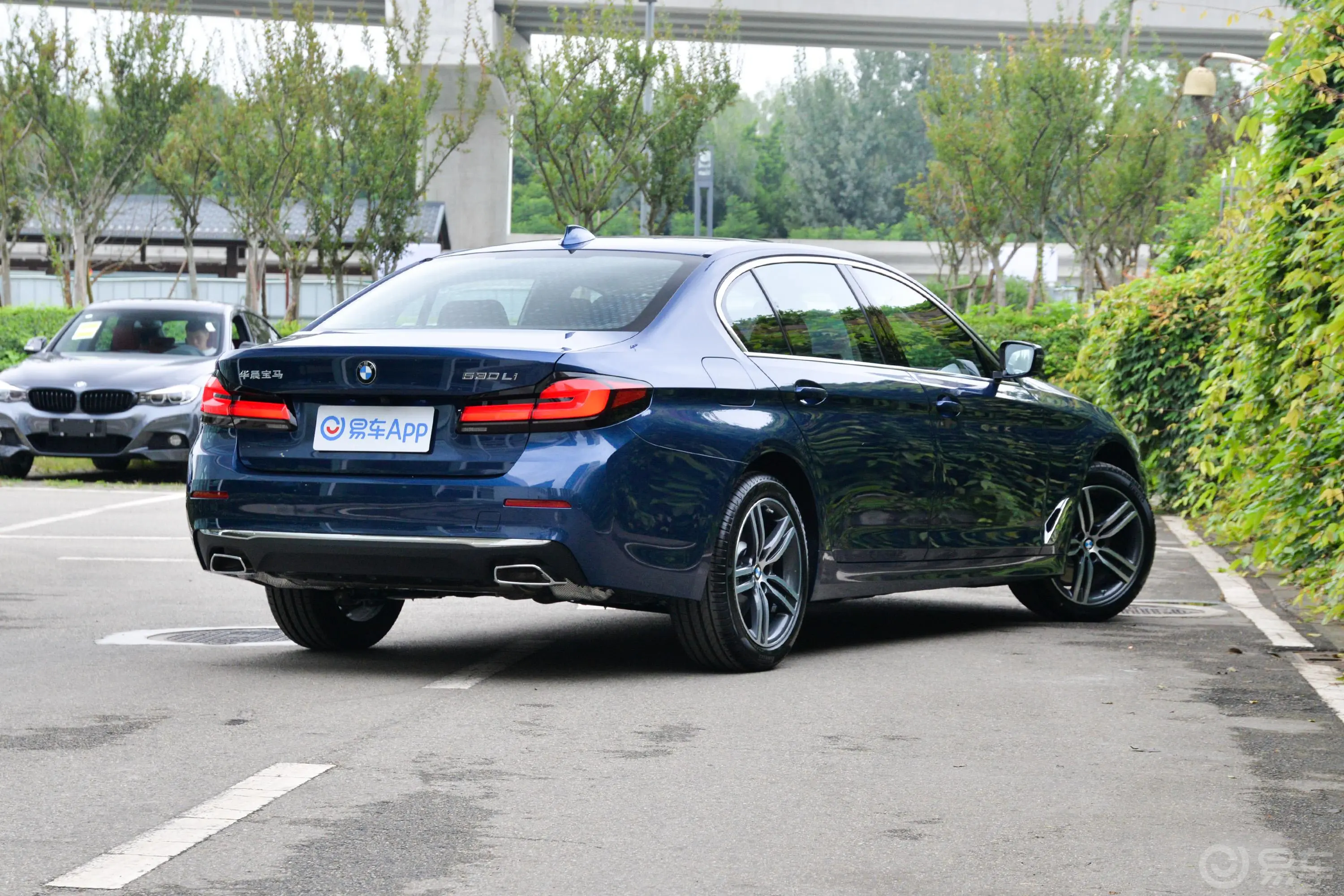 宝马5系530Li 领先型 豪华套装外观