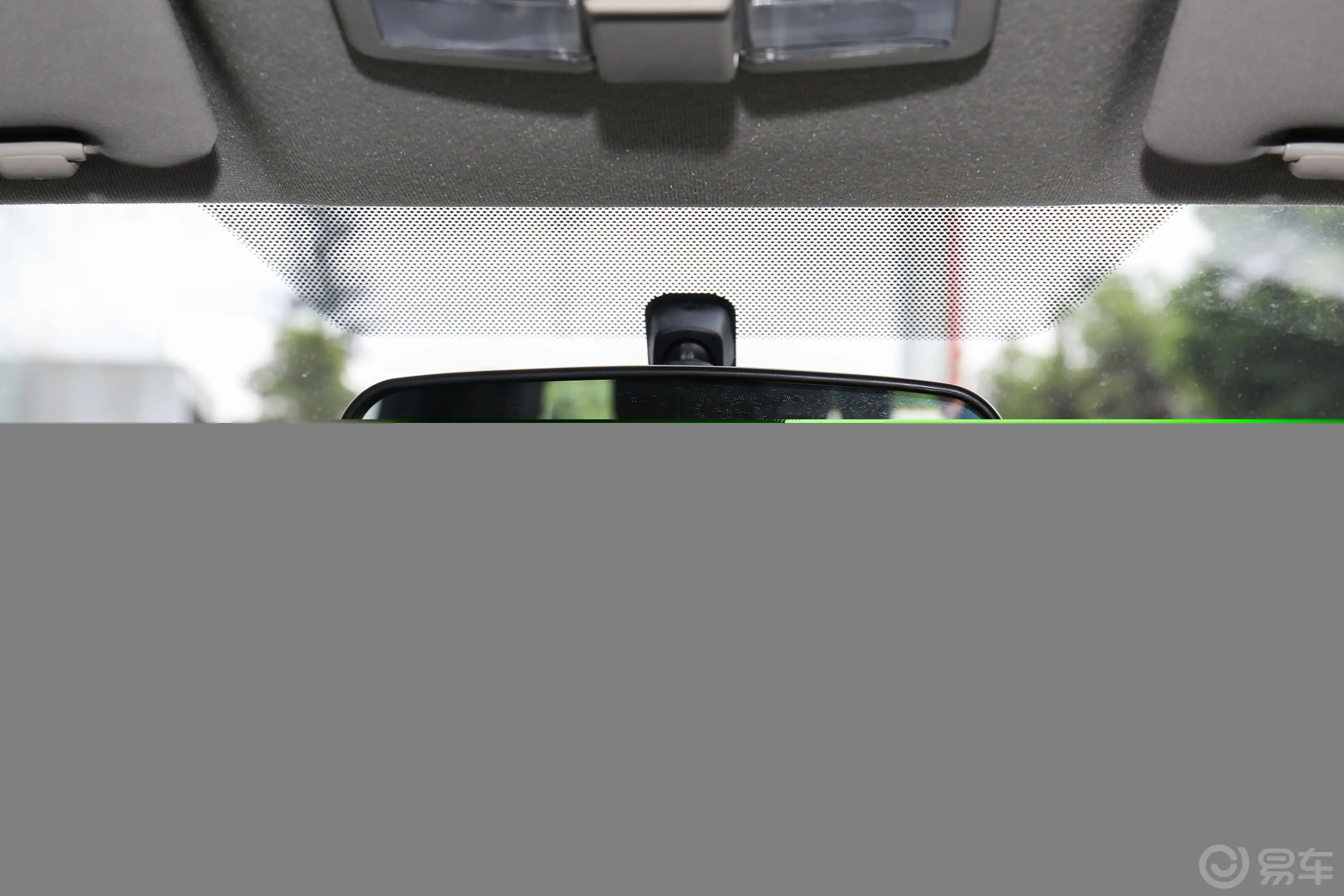 瑞迈2.4T 手动 四驱 加长舒适版 汽油内后视镜