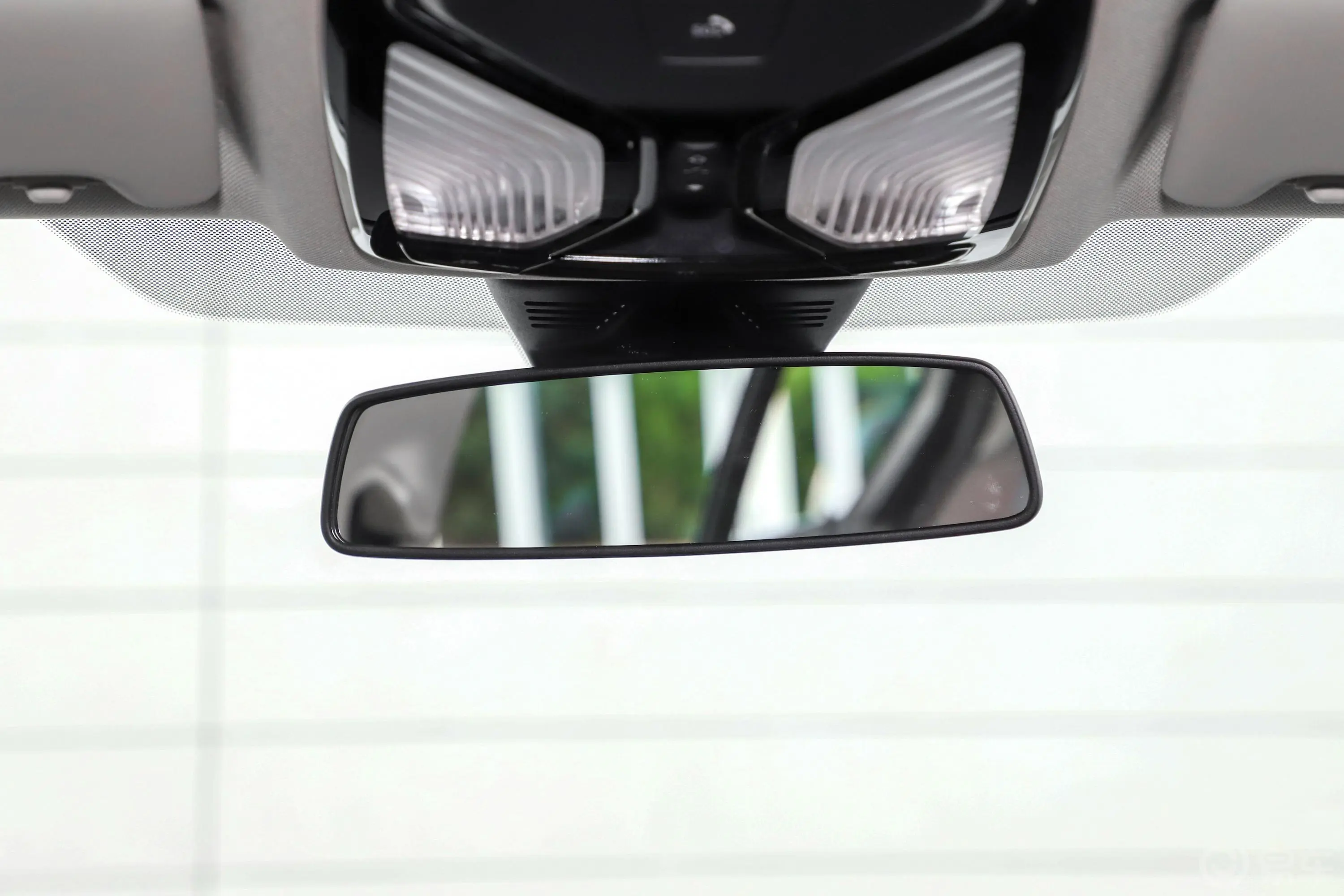宝马3系325Li xDrive M运动套装内后视镜