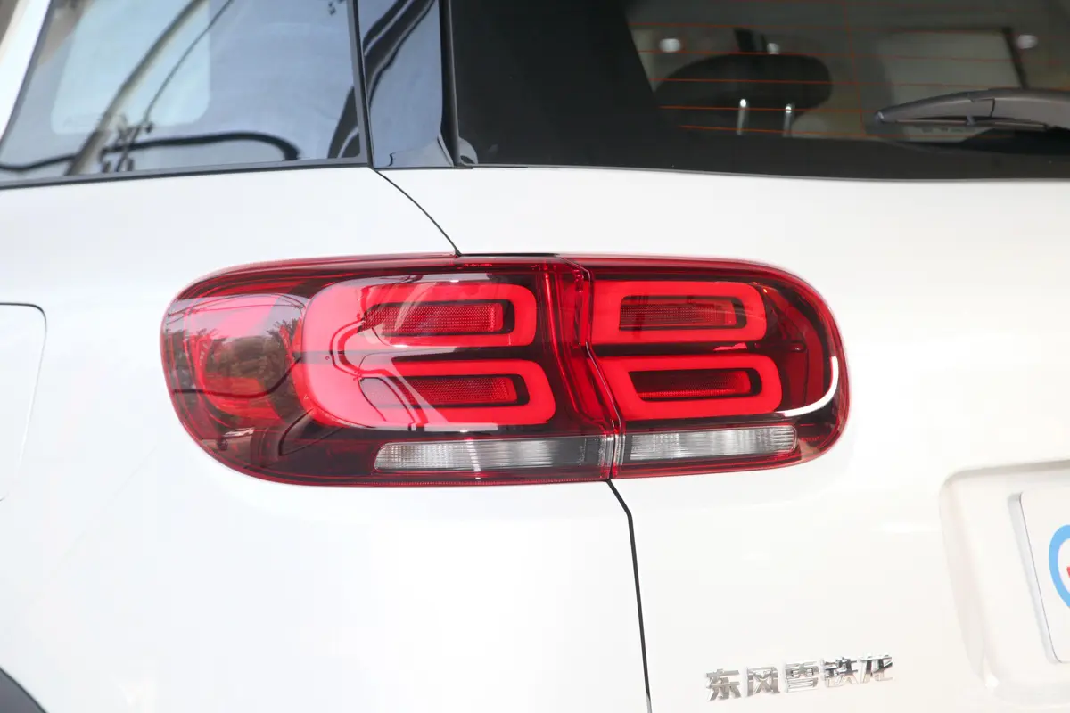 天逸 C5 AIRCROSS 插电混动1.6T PHEV悦享型外观