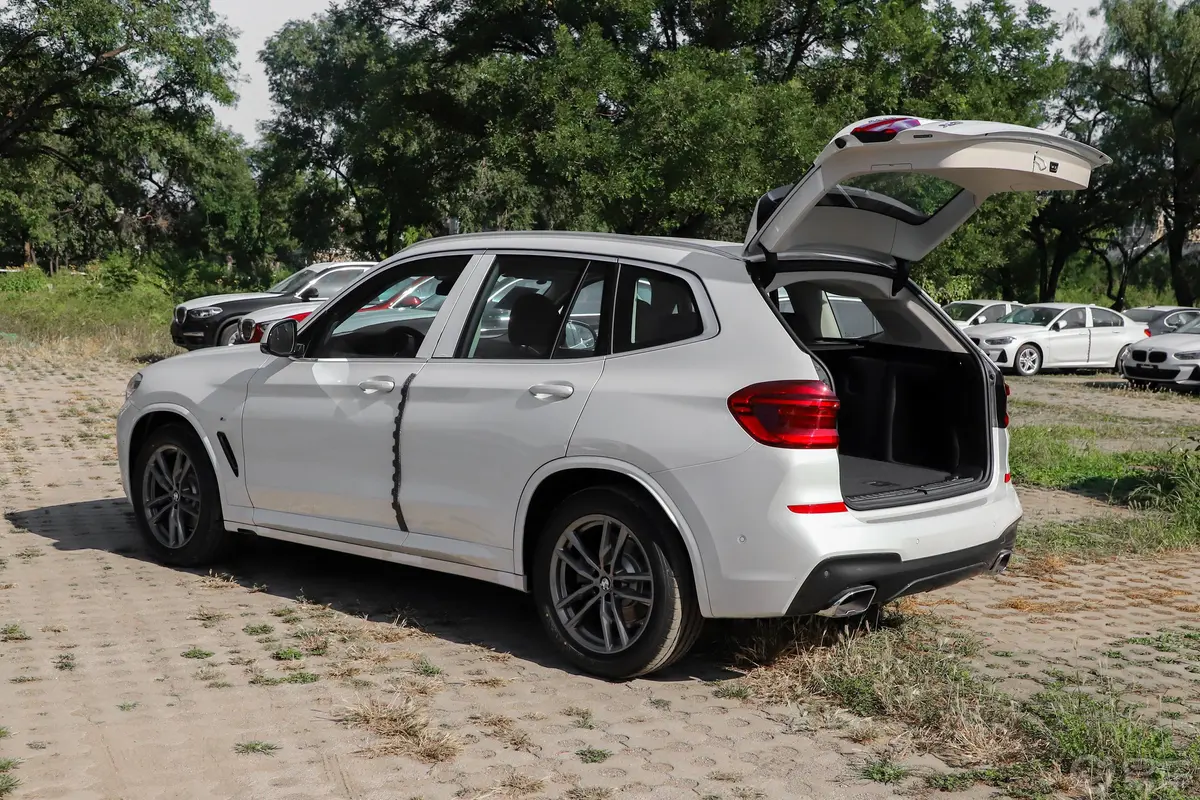 宝马X3xDrive 28i M运动套装空间